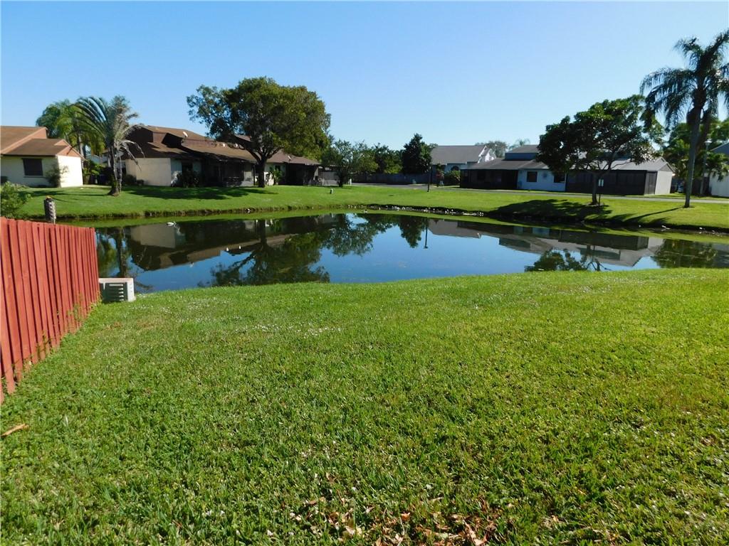 Four Palm Lakes At Pembro - Residential