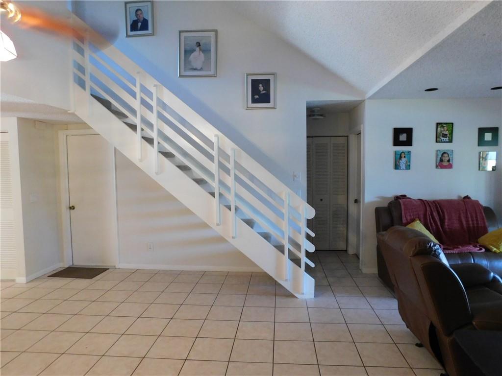 Four Palm Lakes At Pembro - Residential