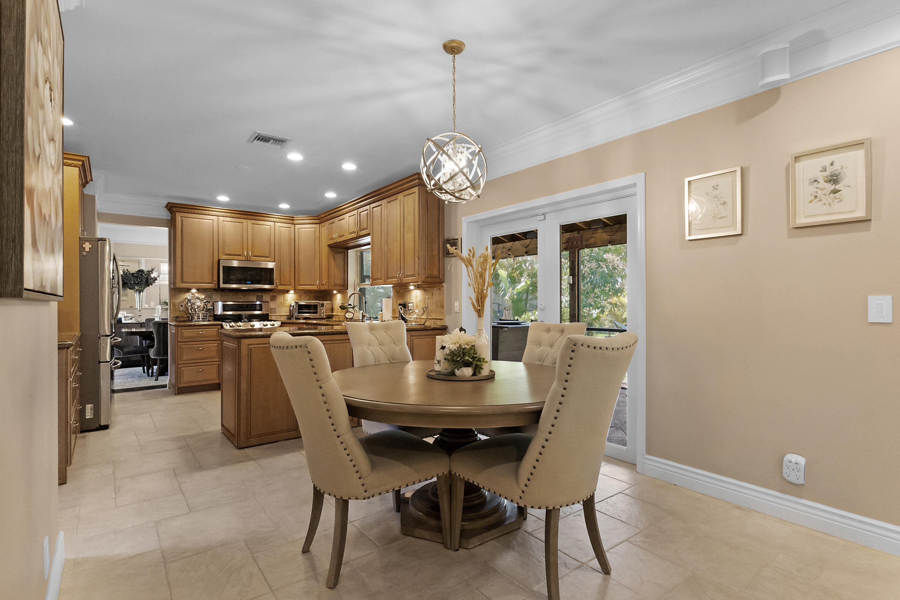 WOODSIDE ESTATES - Residential