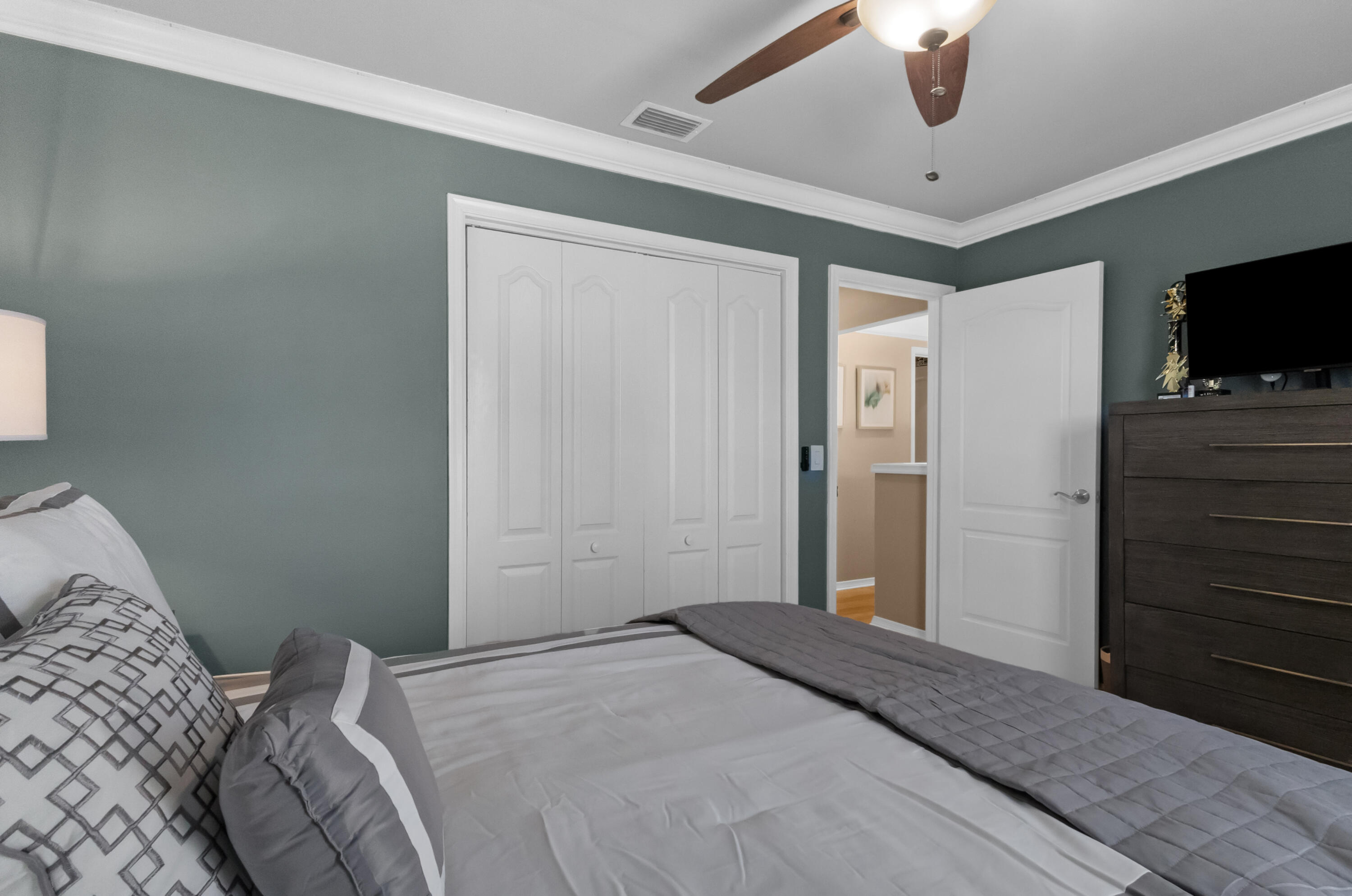 WOODSIDE ESTATES - Residential