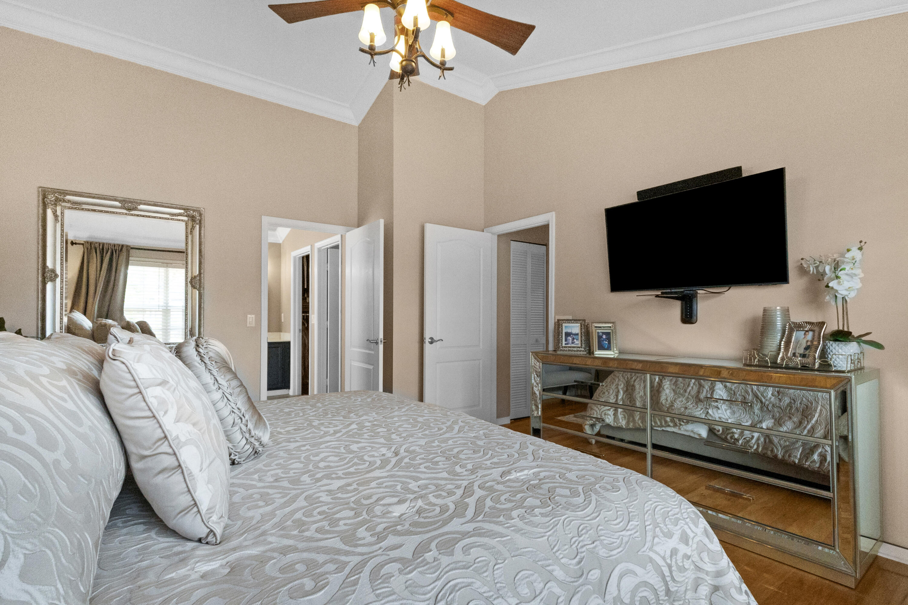 WOODSIDE ESTATES - Residential