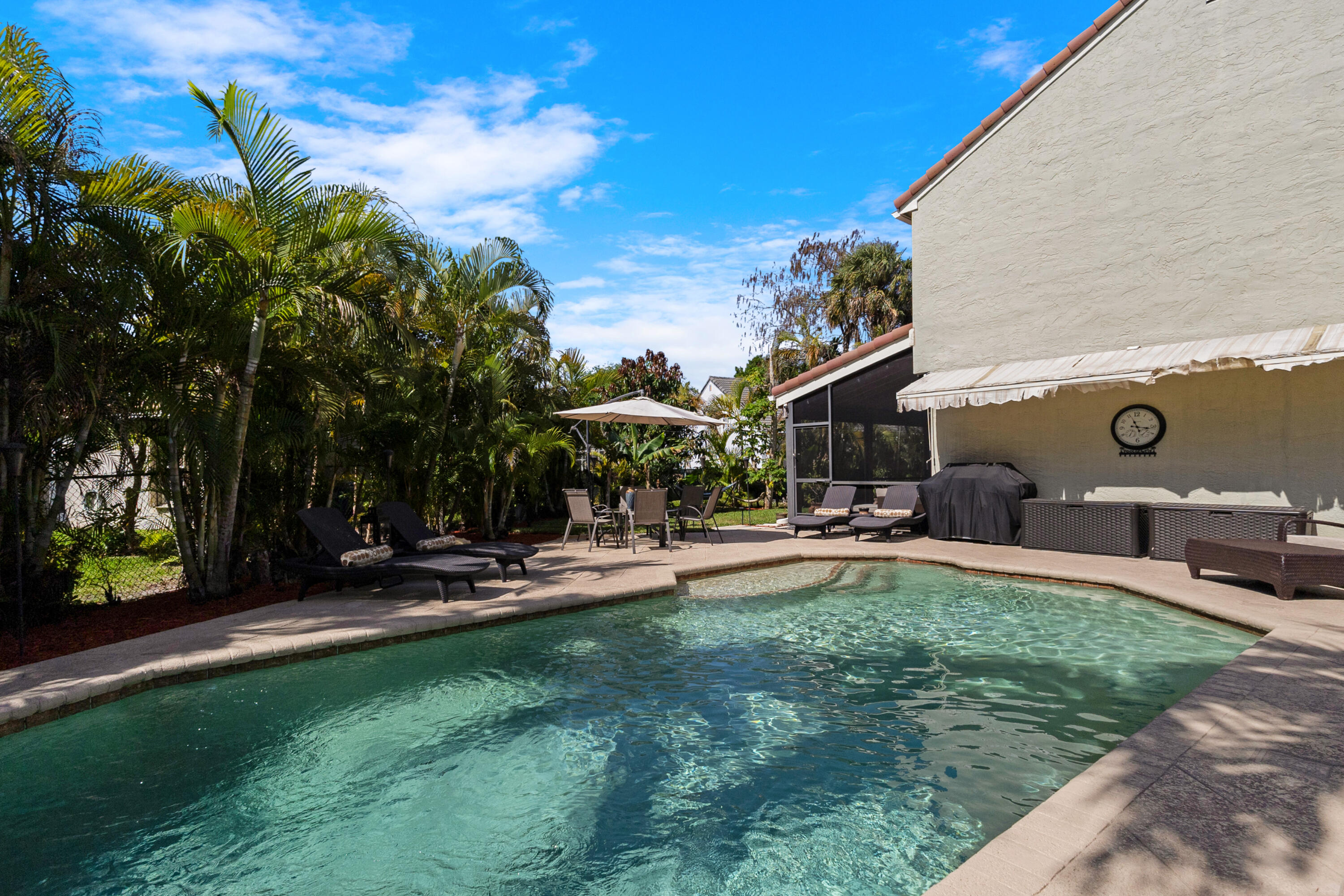 WOODSIDE ESTATES - Residential