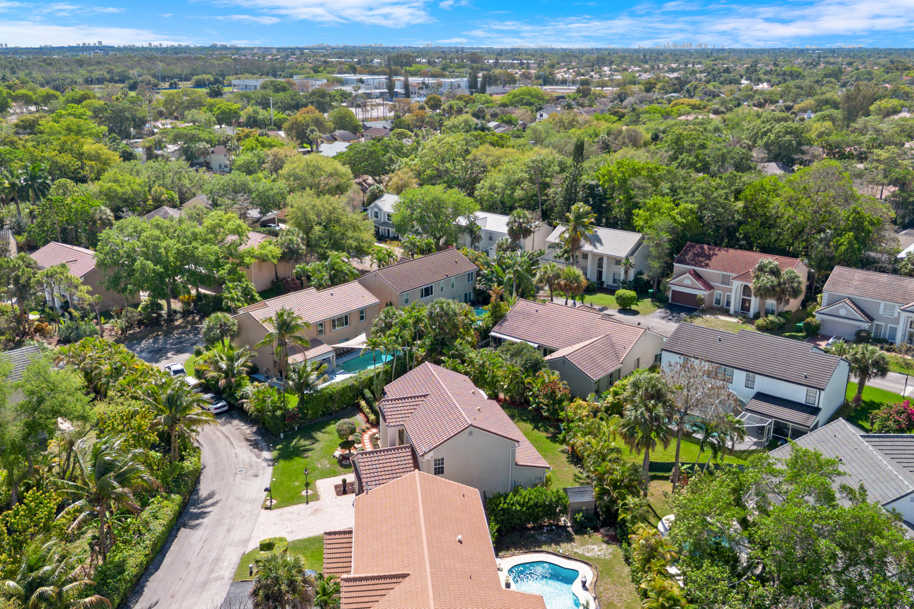 WOODSIDE ESTATES - Residential