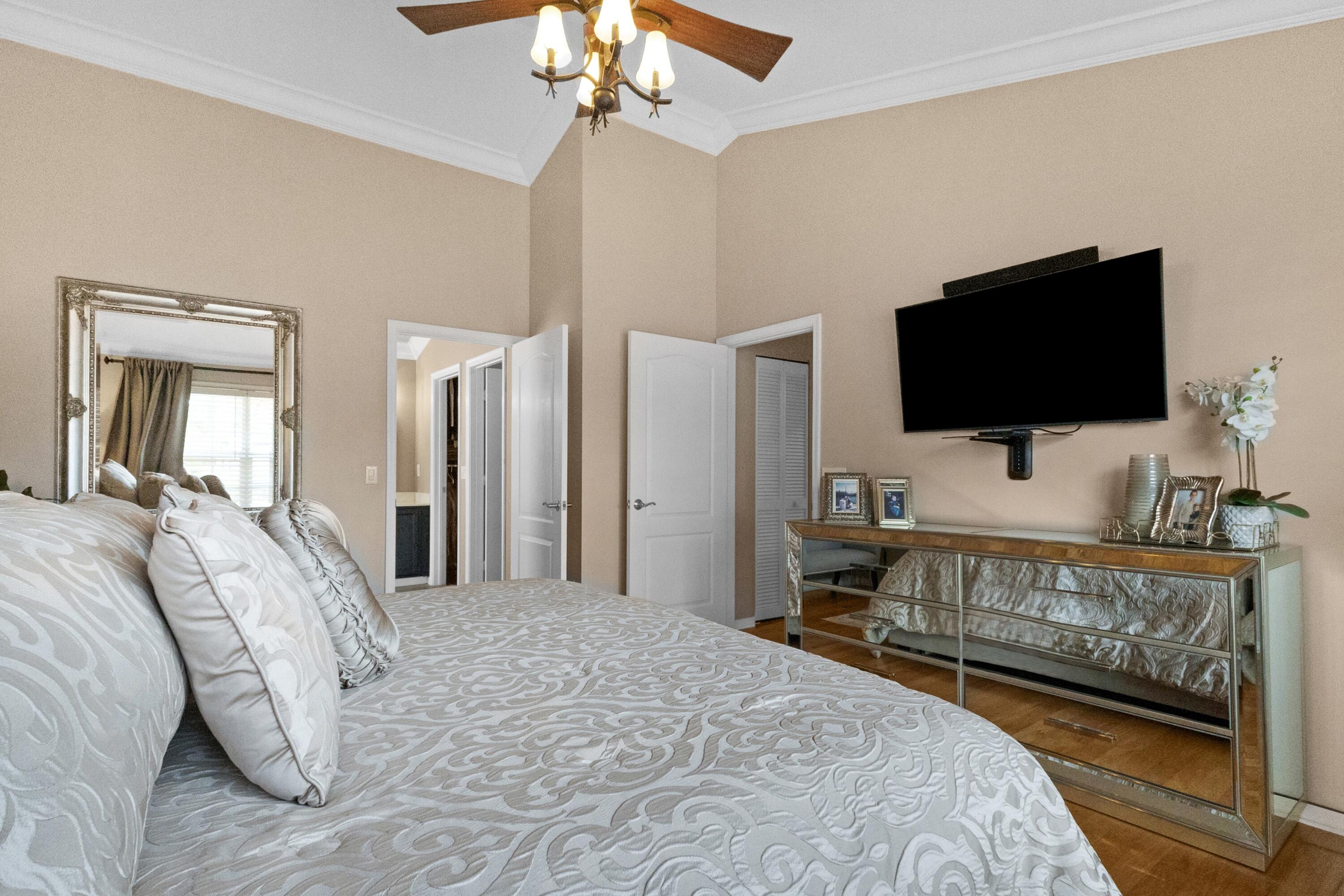 WOODSIDE ESTATES - Residential