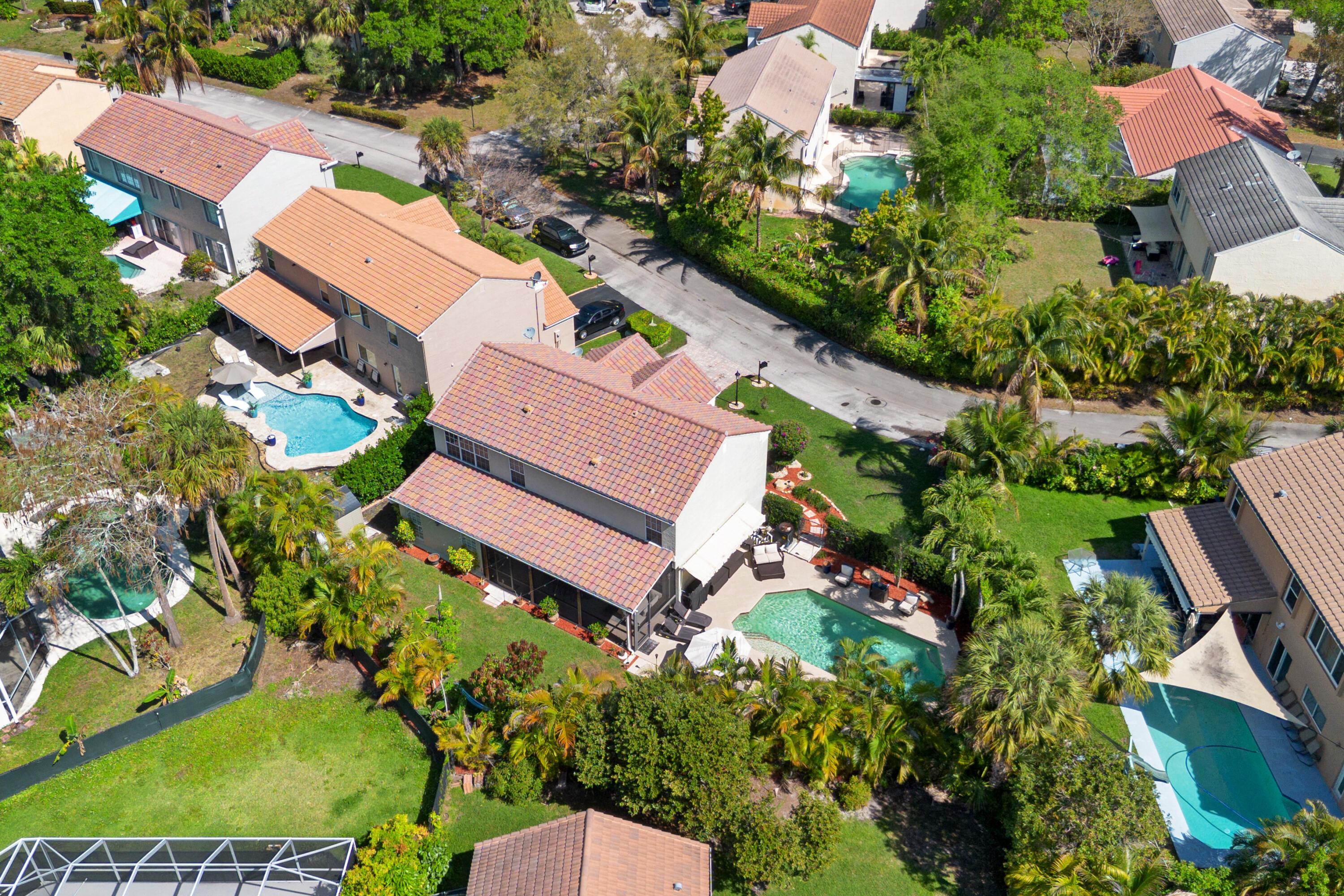 WOODSIDE ESTATES - Residential