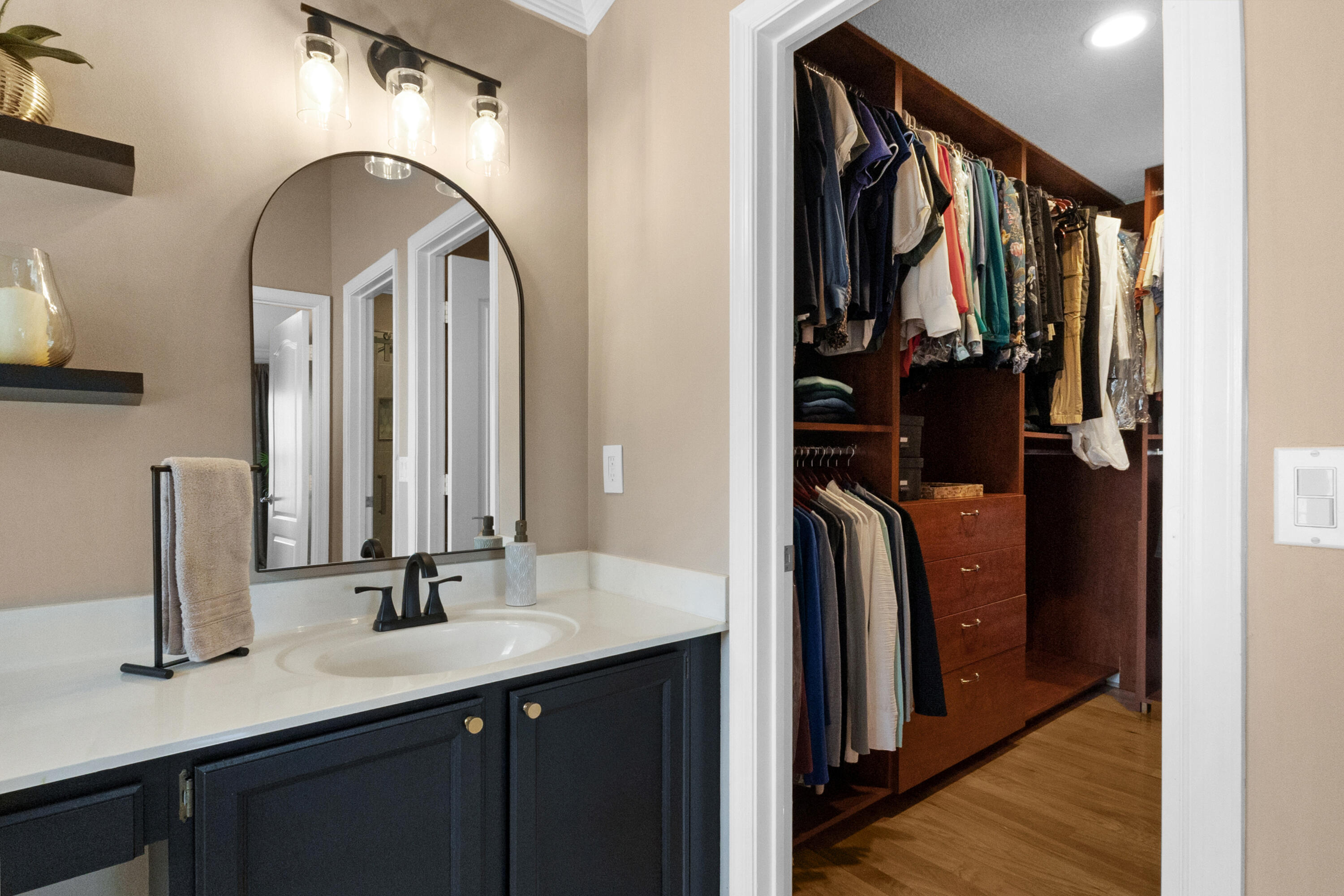 WOODSIDE ESTATES - Residential