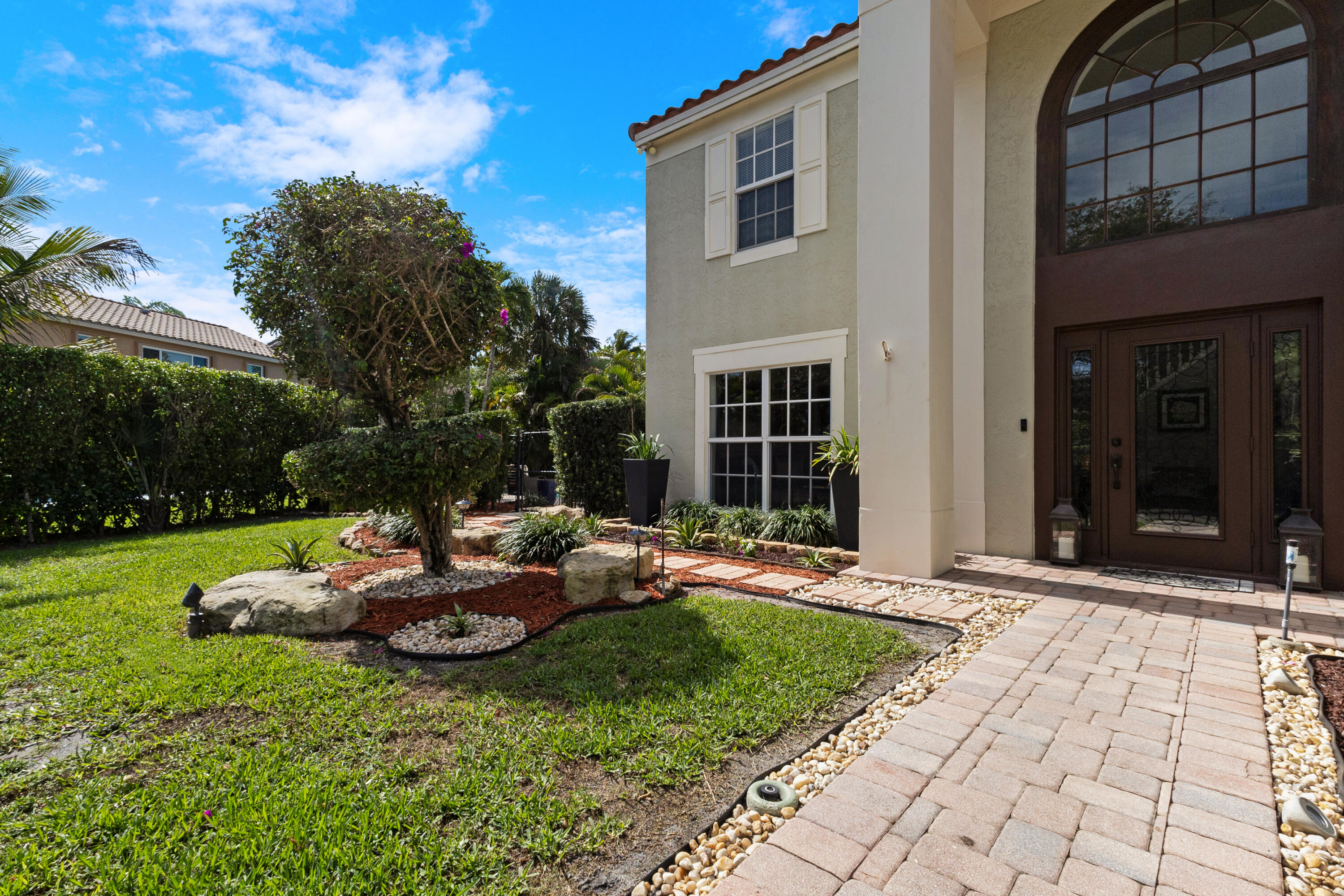 WOODSIDE ESTATES - Residential