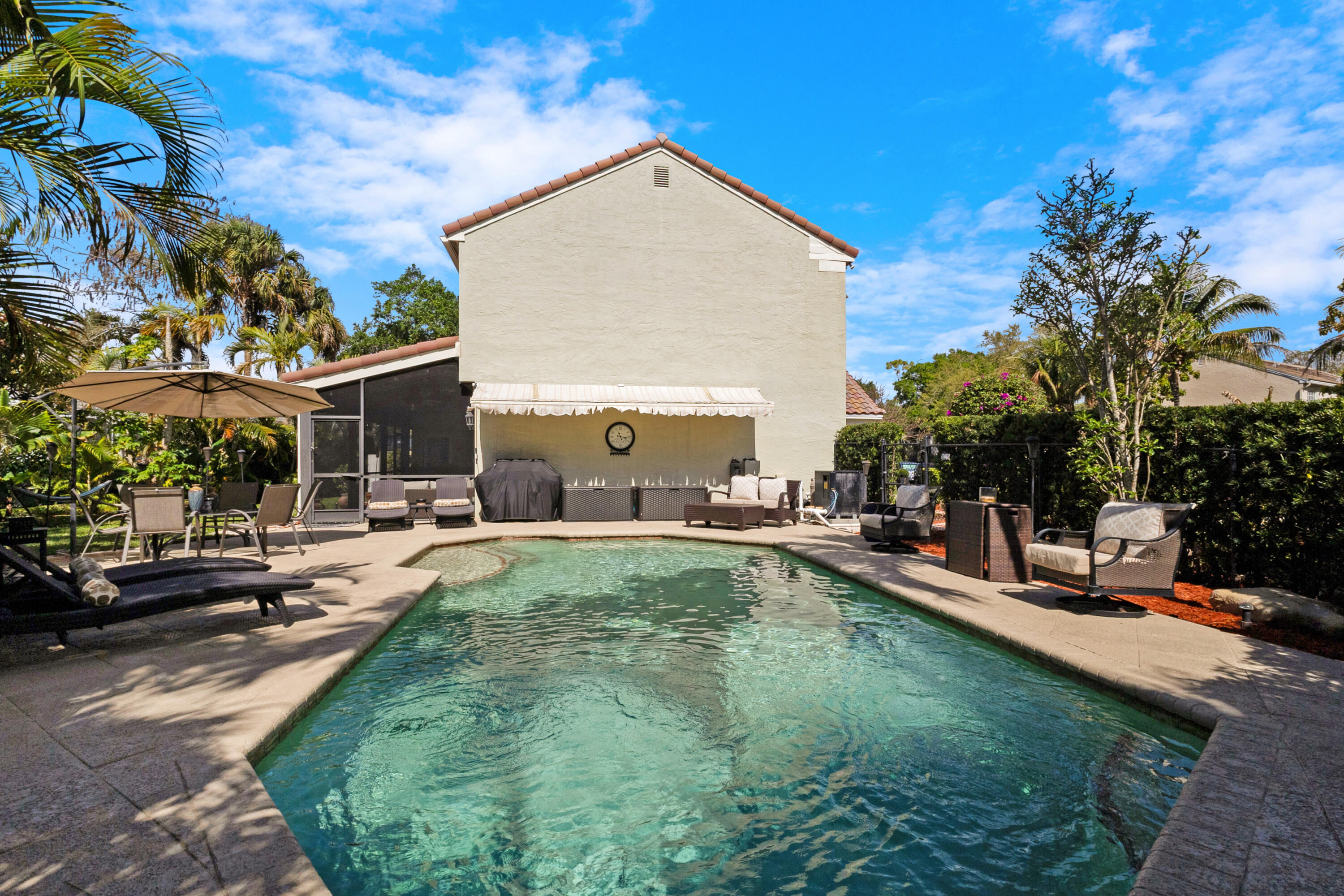 WOODSIDE ESTATES - Residential