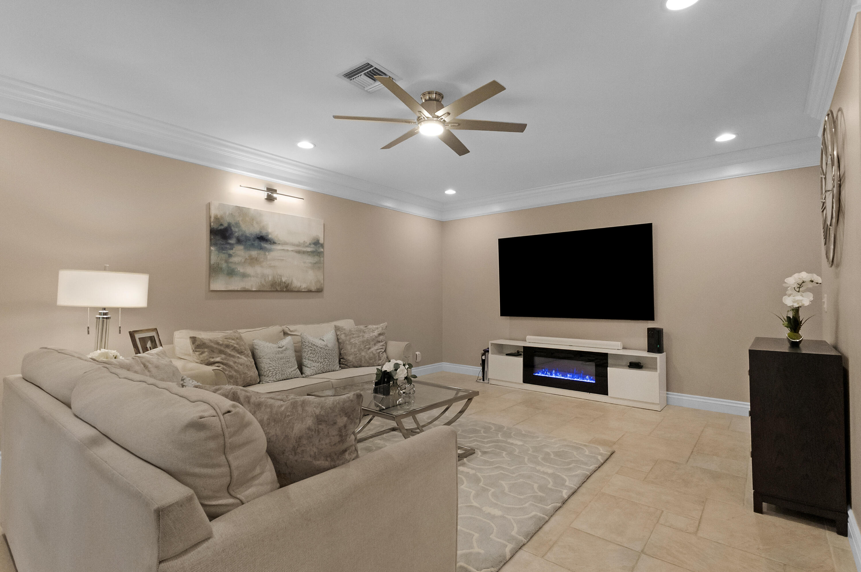 WOODSIDE ESTATES - Residential