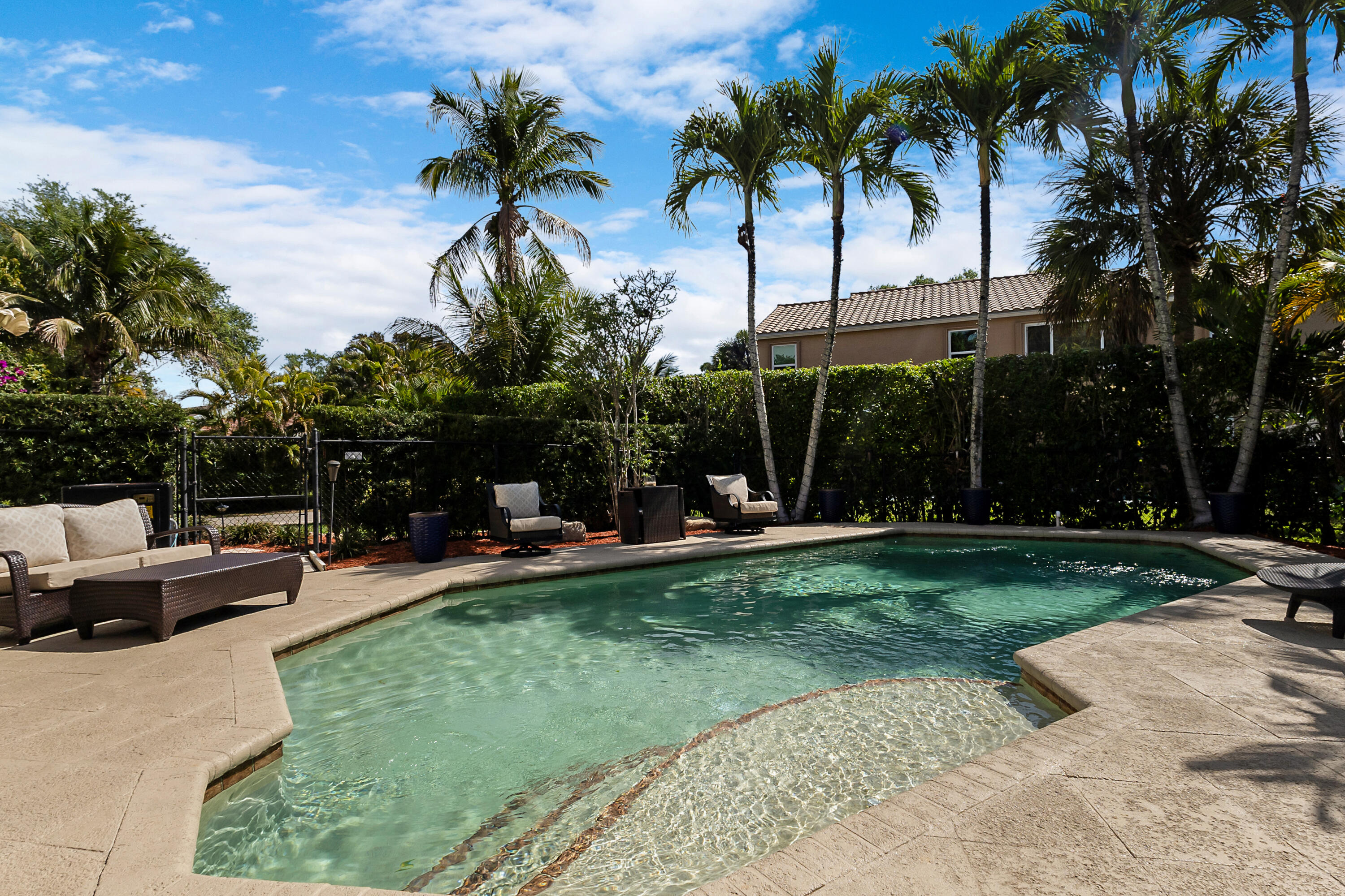 WOODSIDE ESTATES - Residential