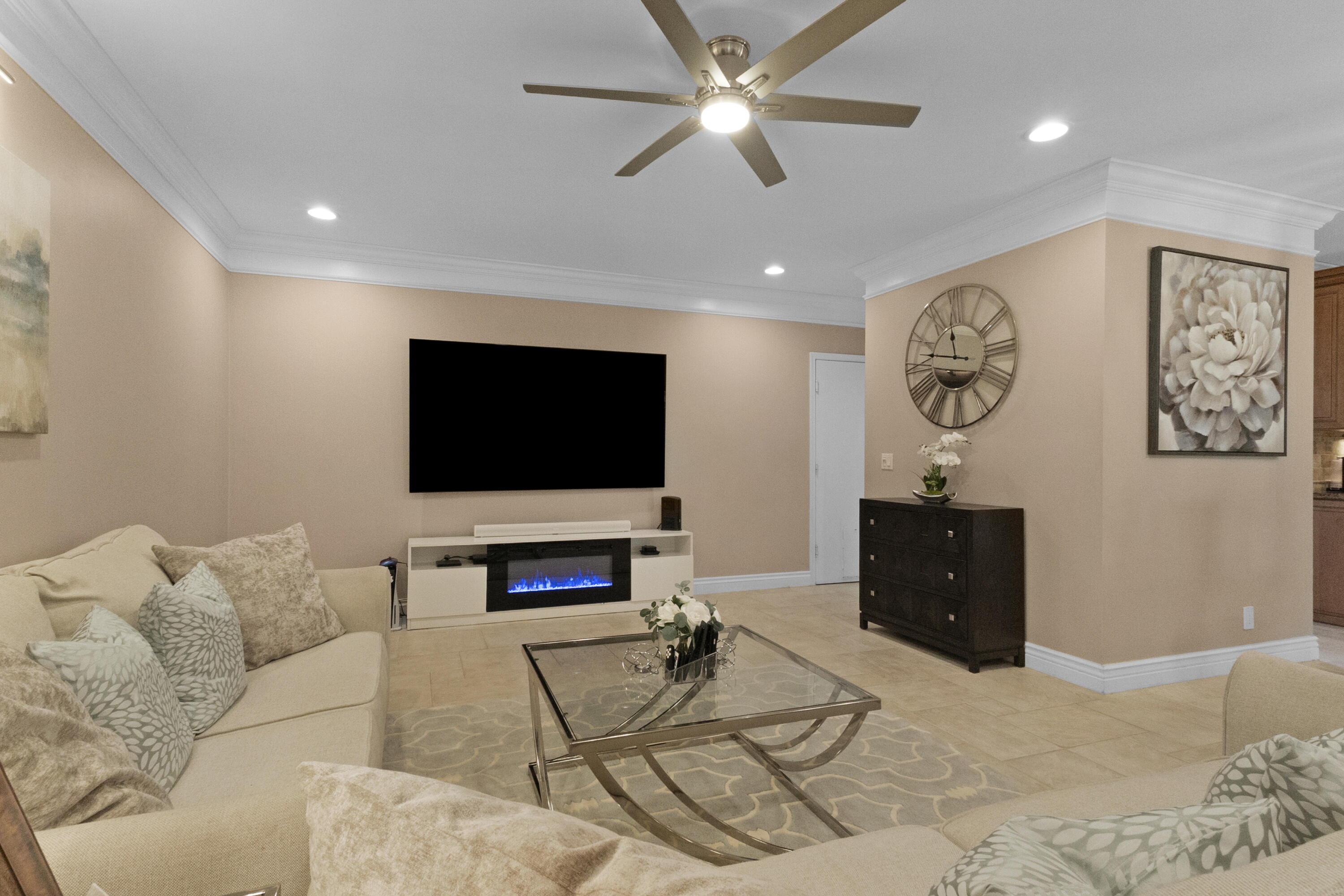 WOODSIDE ESTATES - Residential