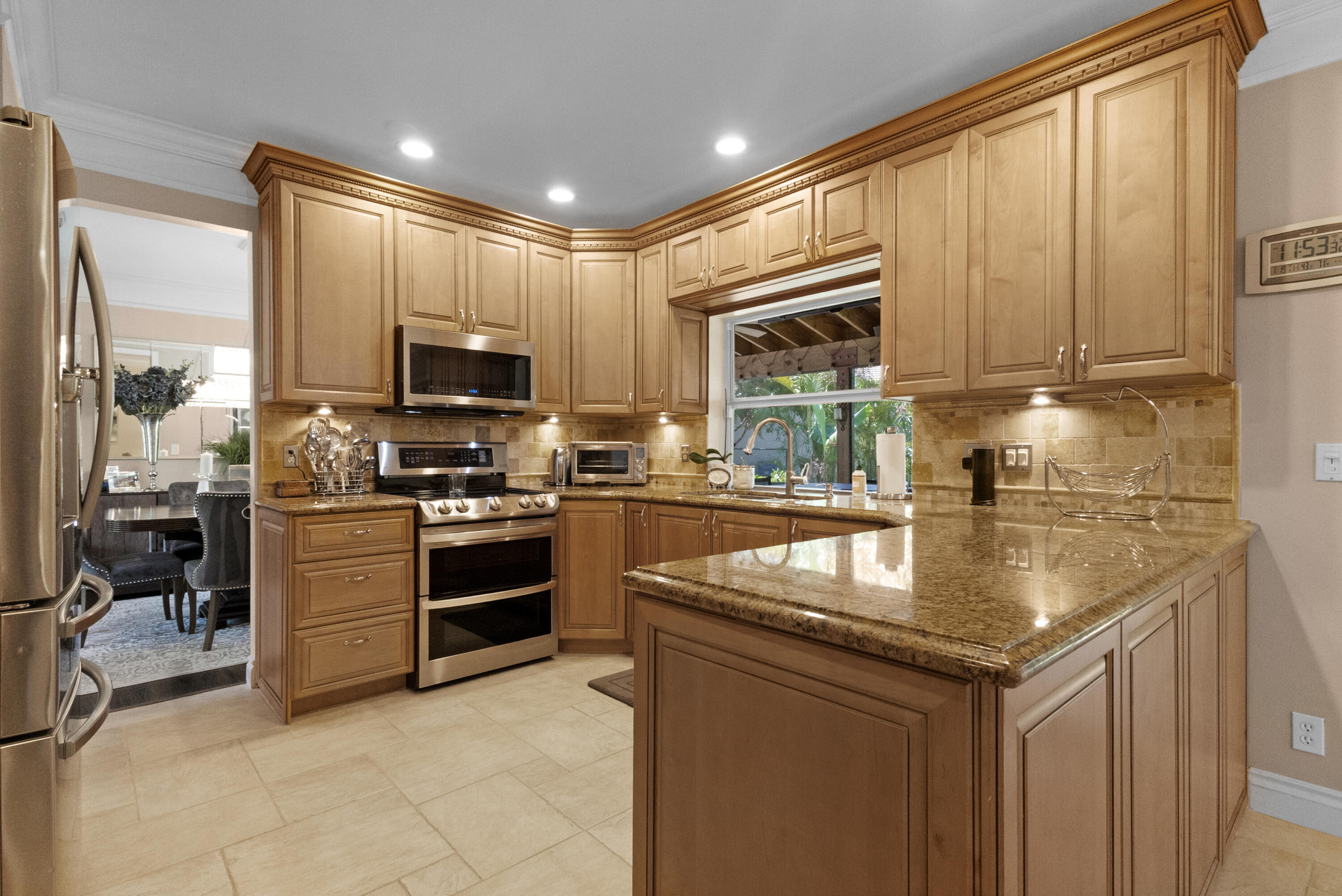 WOODSIDE ESTATES - Residential