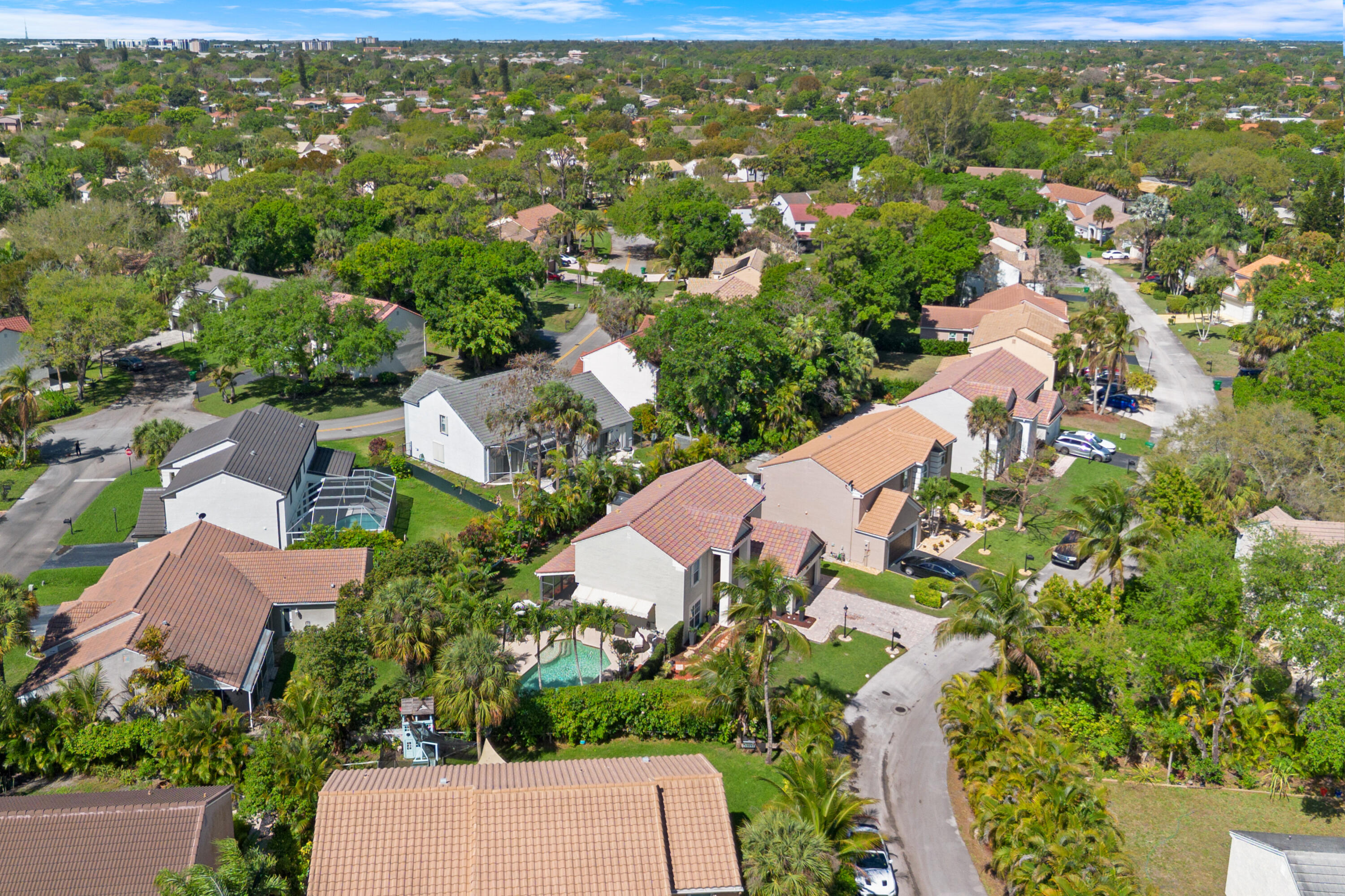 WOODSIDE ESTATES - Residential