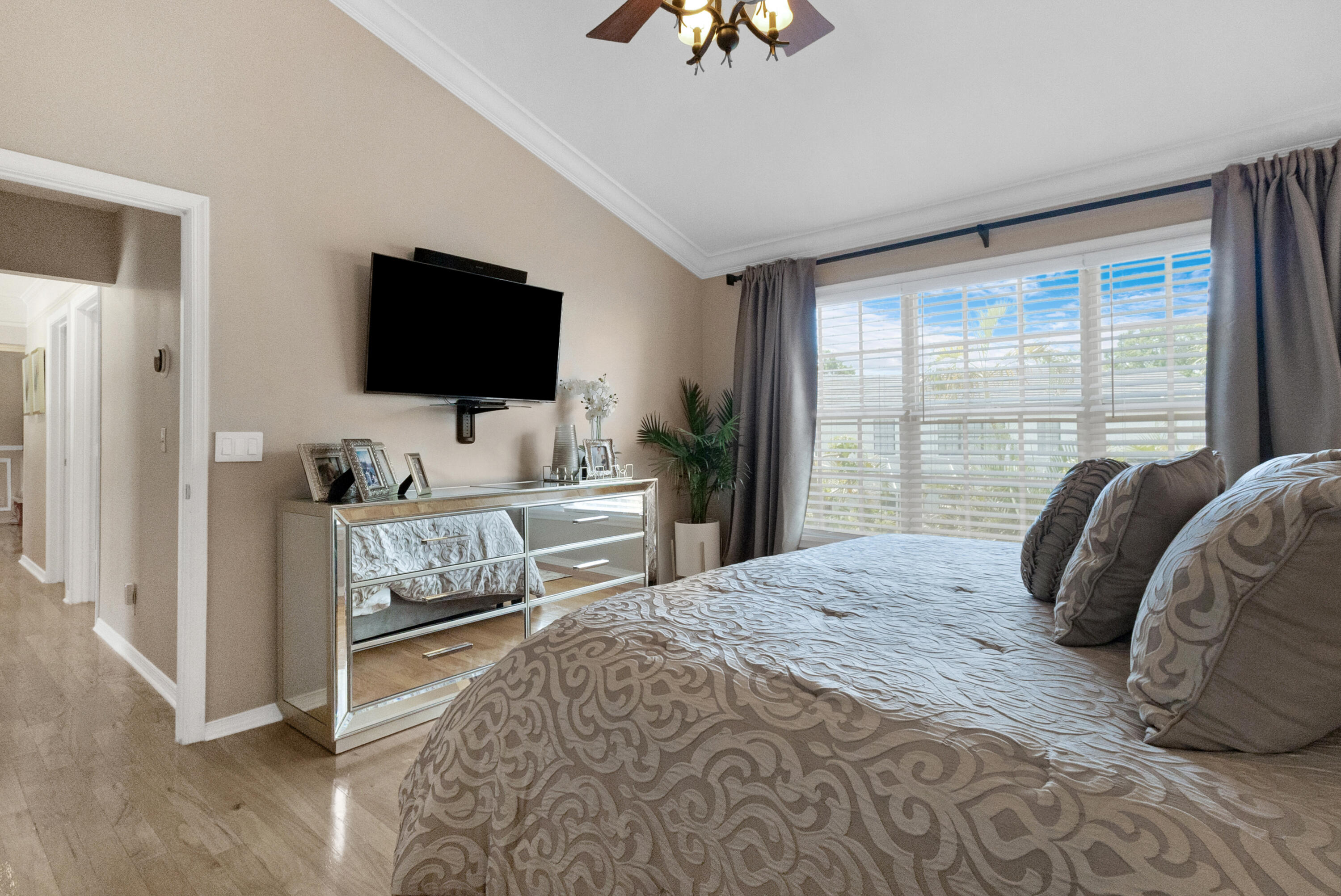 WOODSIDE ESTATES - Residential