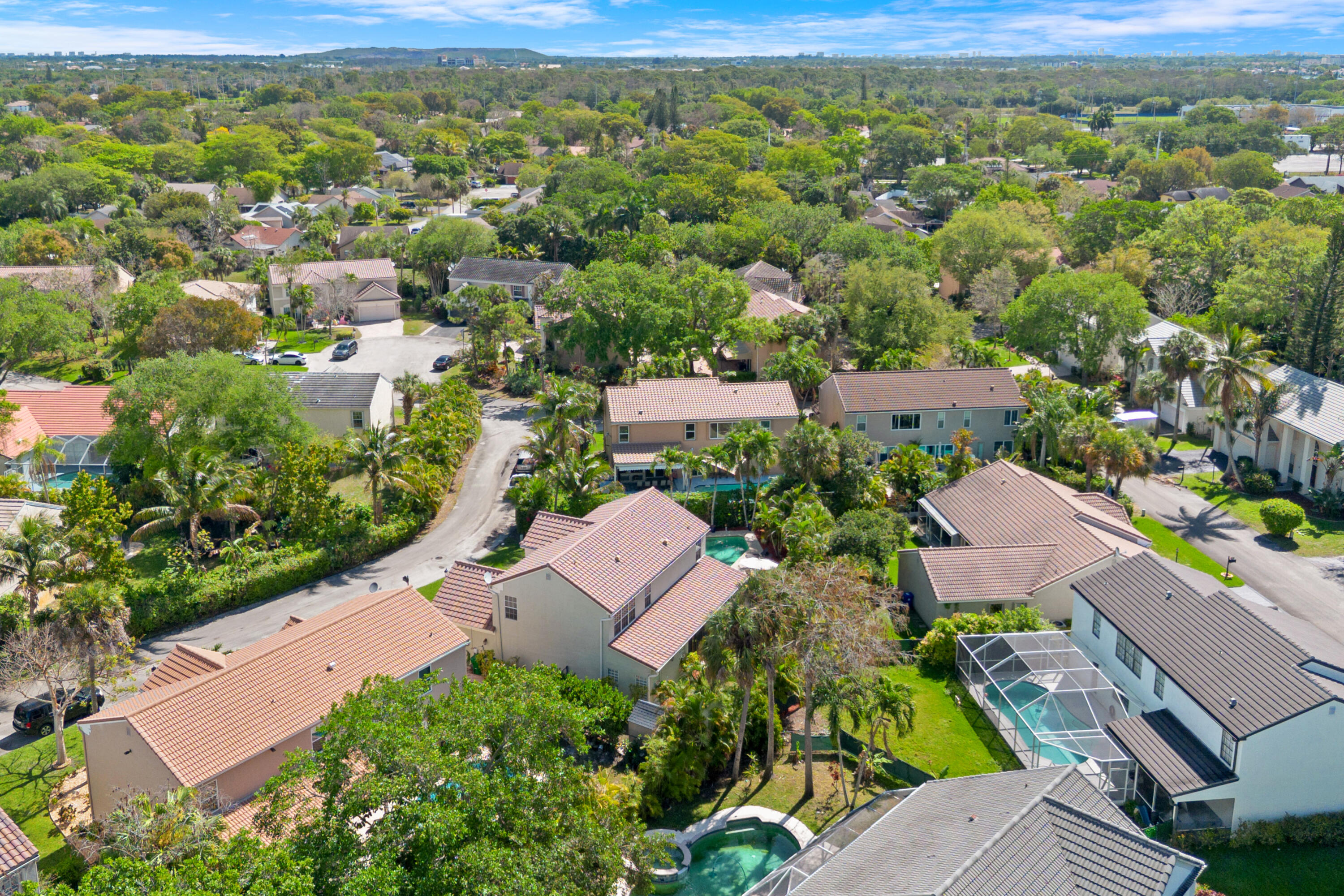 WOODSIDE ESTATES - Residential