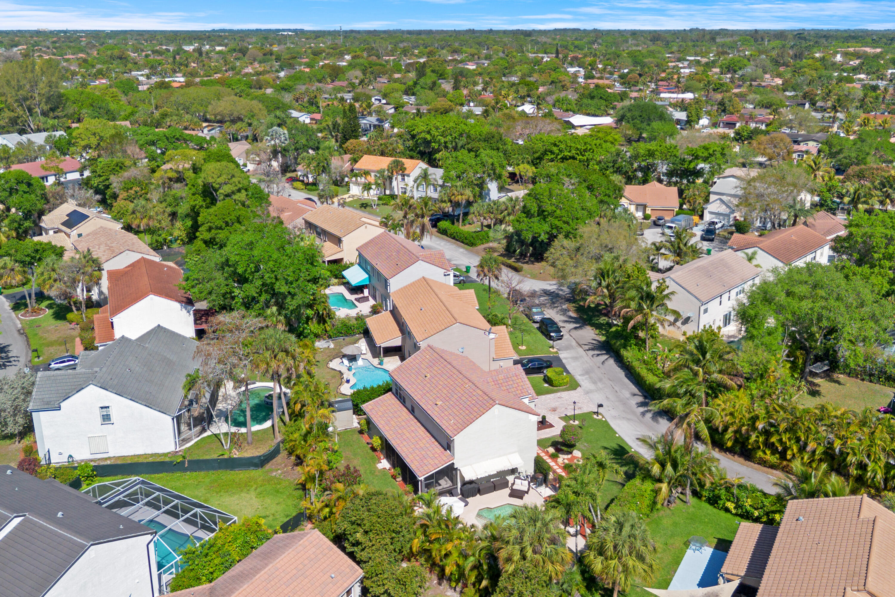 WOODSIDE ESTATES - Residential