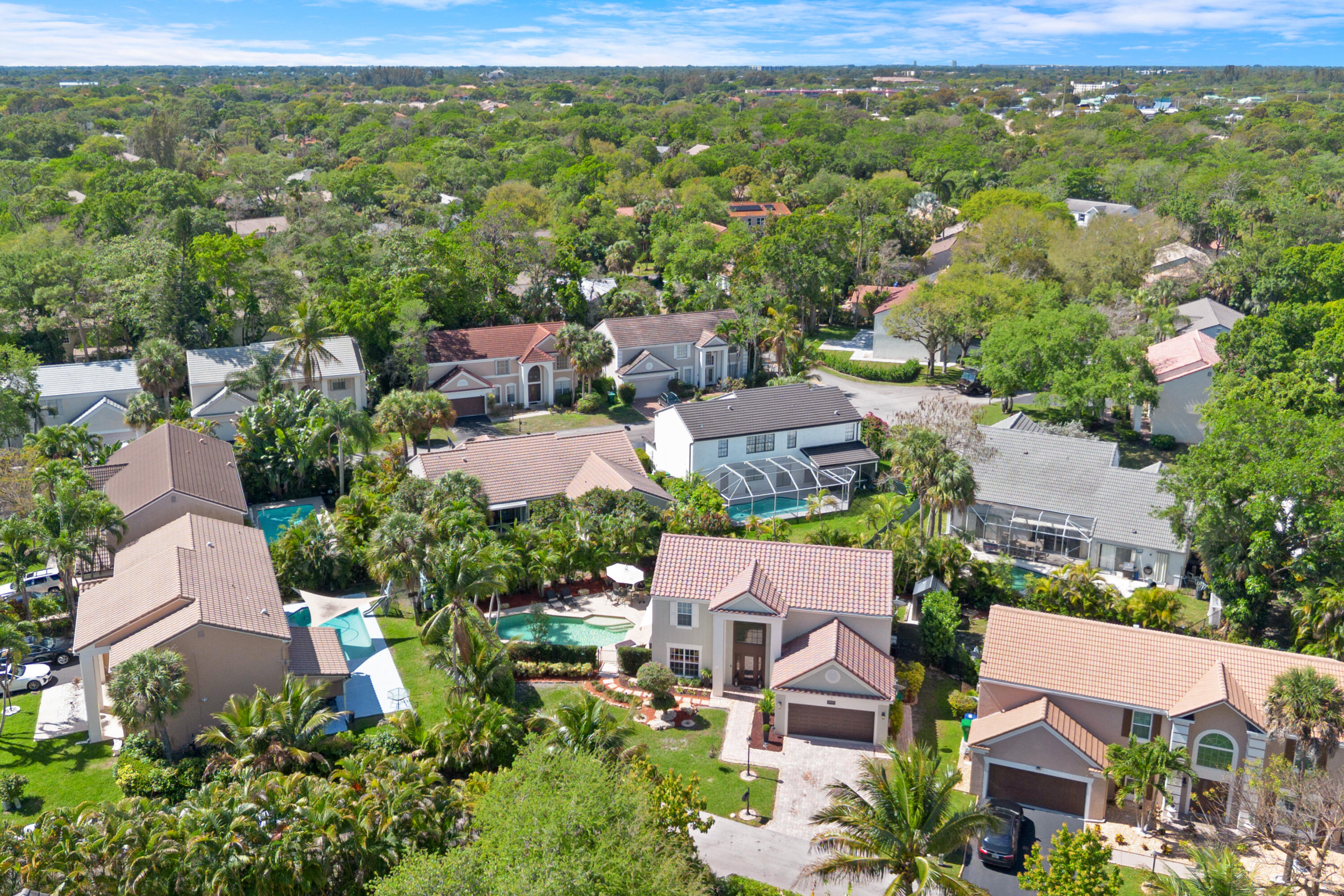 WOODSIDE ESTATES - Residential