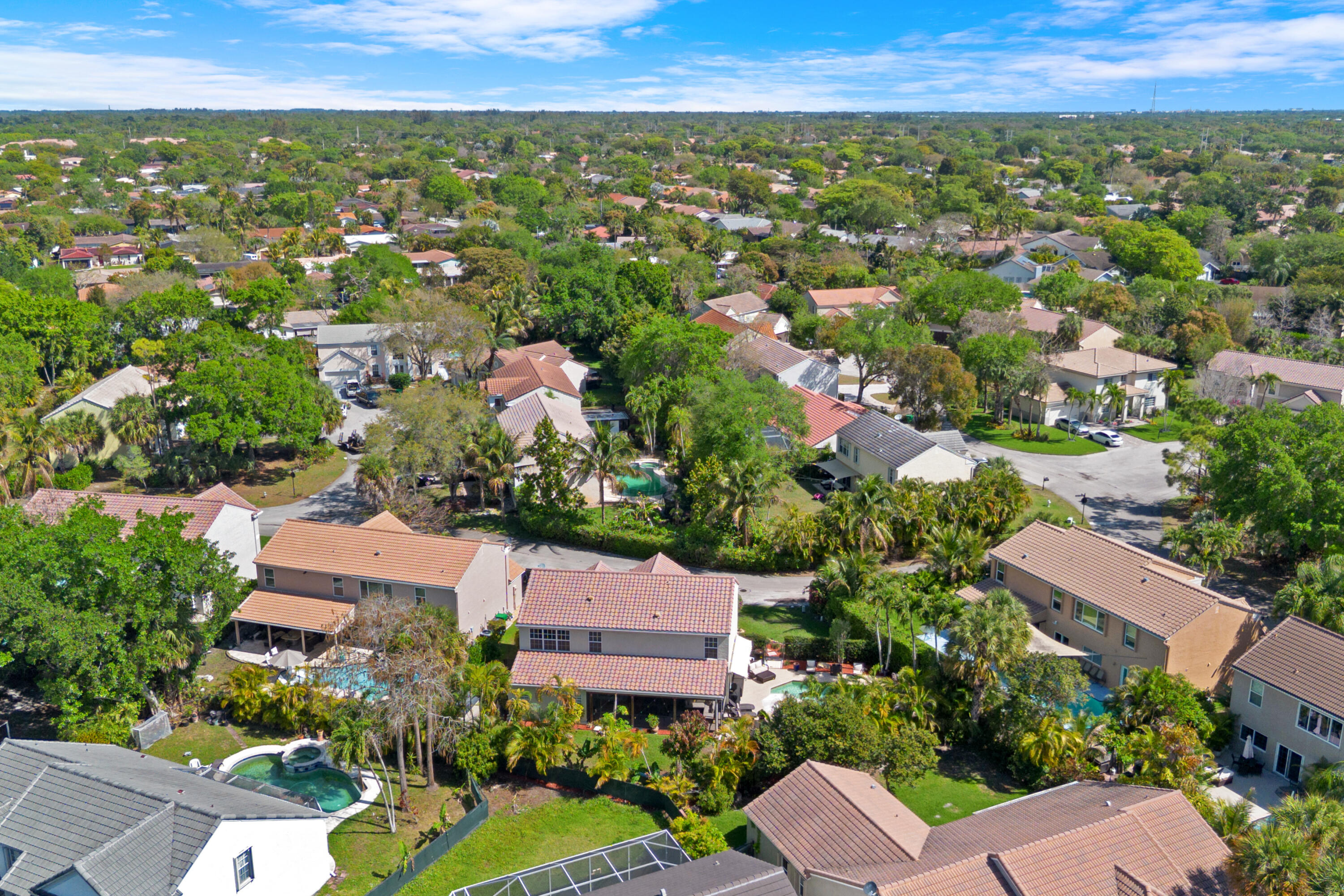 WOODSIDE ESTATES - Residential