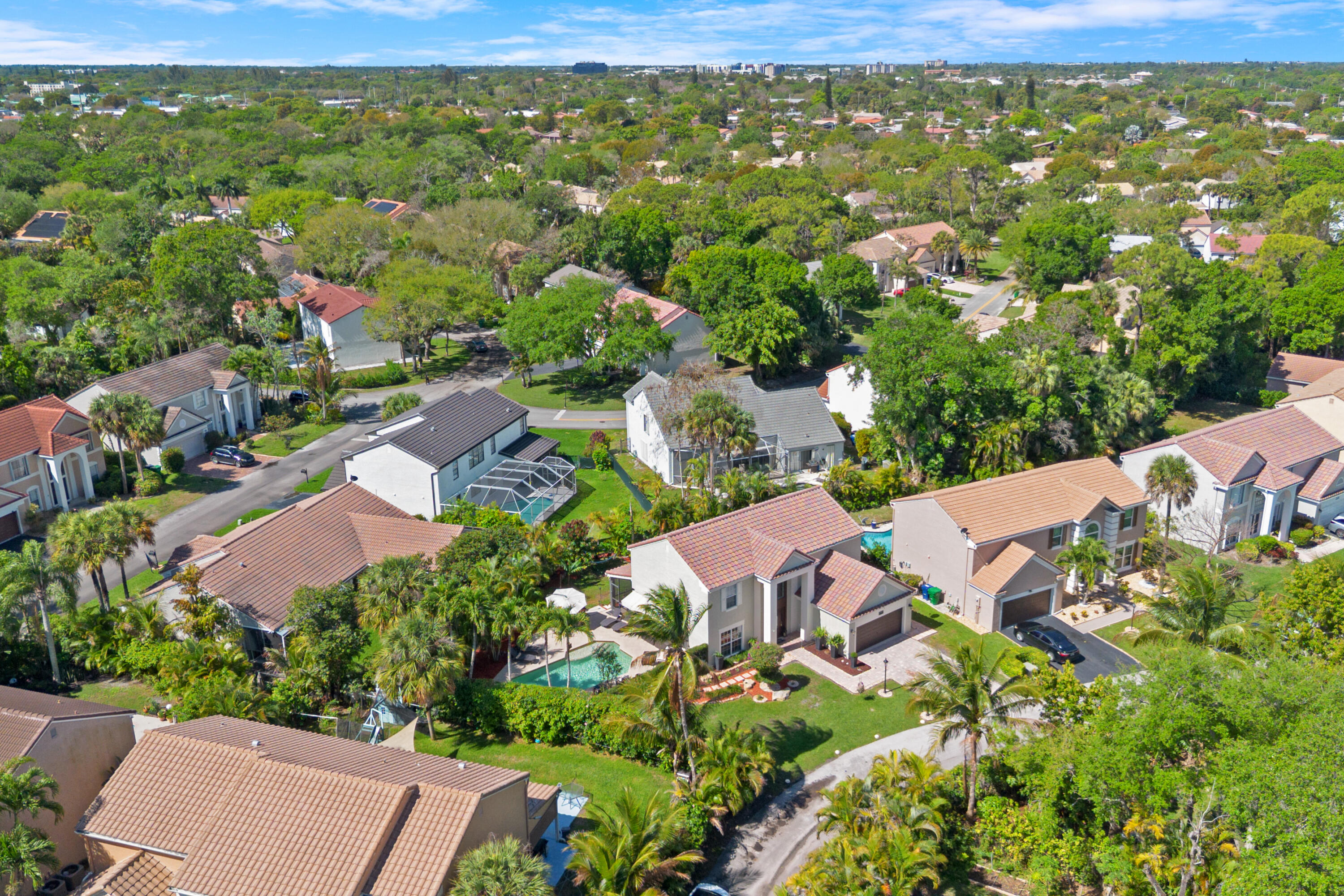 WOODSIDE ESTATES - Residential