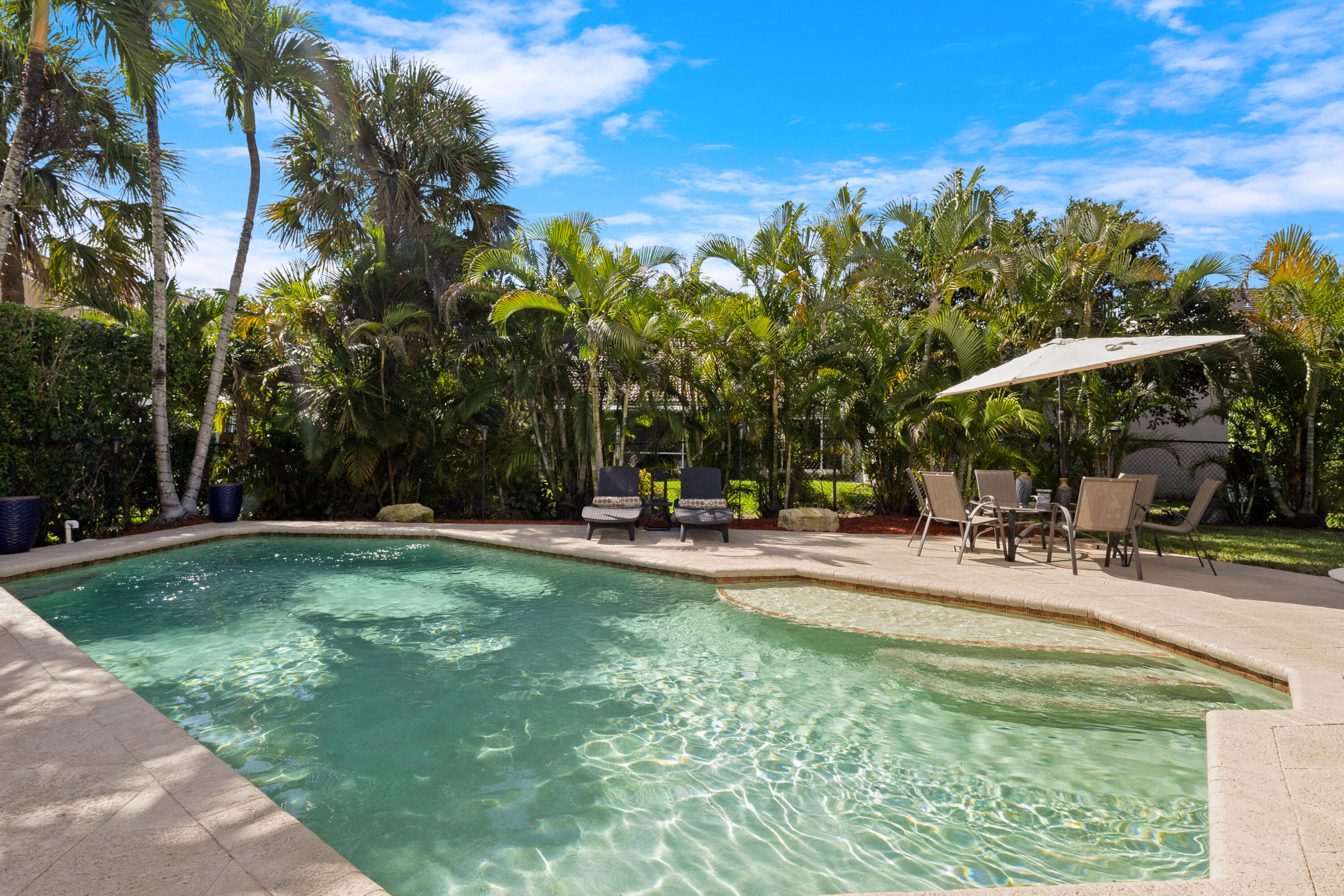 WOODSIDE ESTATES - Residential