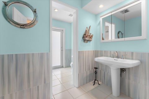 Tiny photo for 2141 NE 29th Street, Lighthouse Point, FL 33064 (MLS # B26029044)