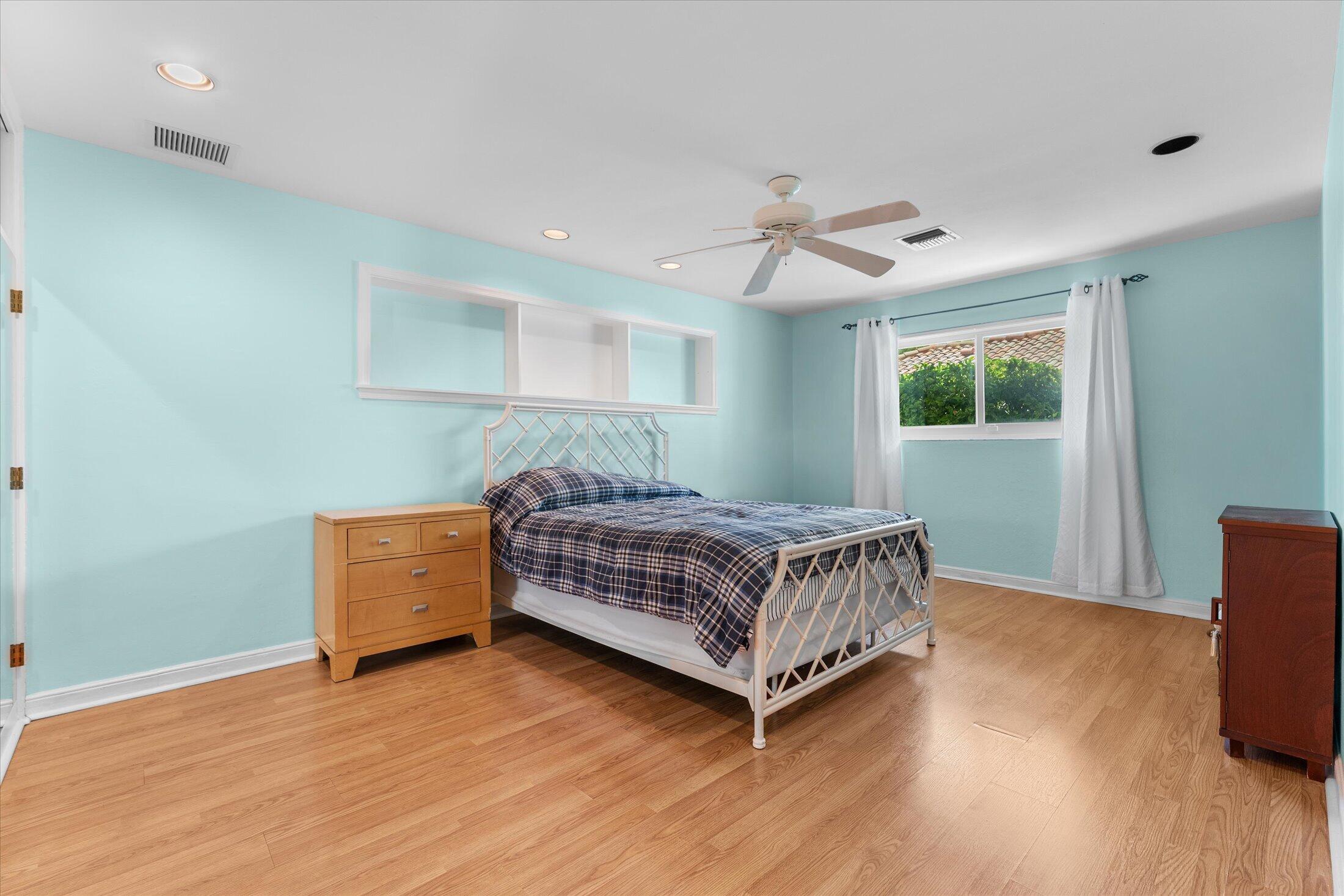LIGHTHOUSE POINT ESTATES - Residential