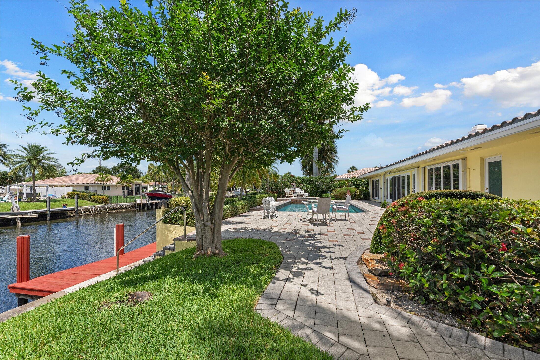 LIGHTHOUSE POINT ESTATES - Residential