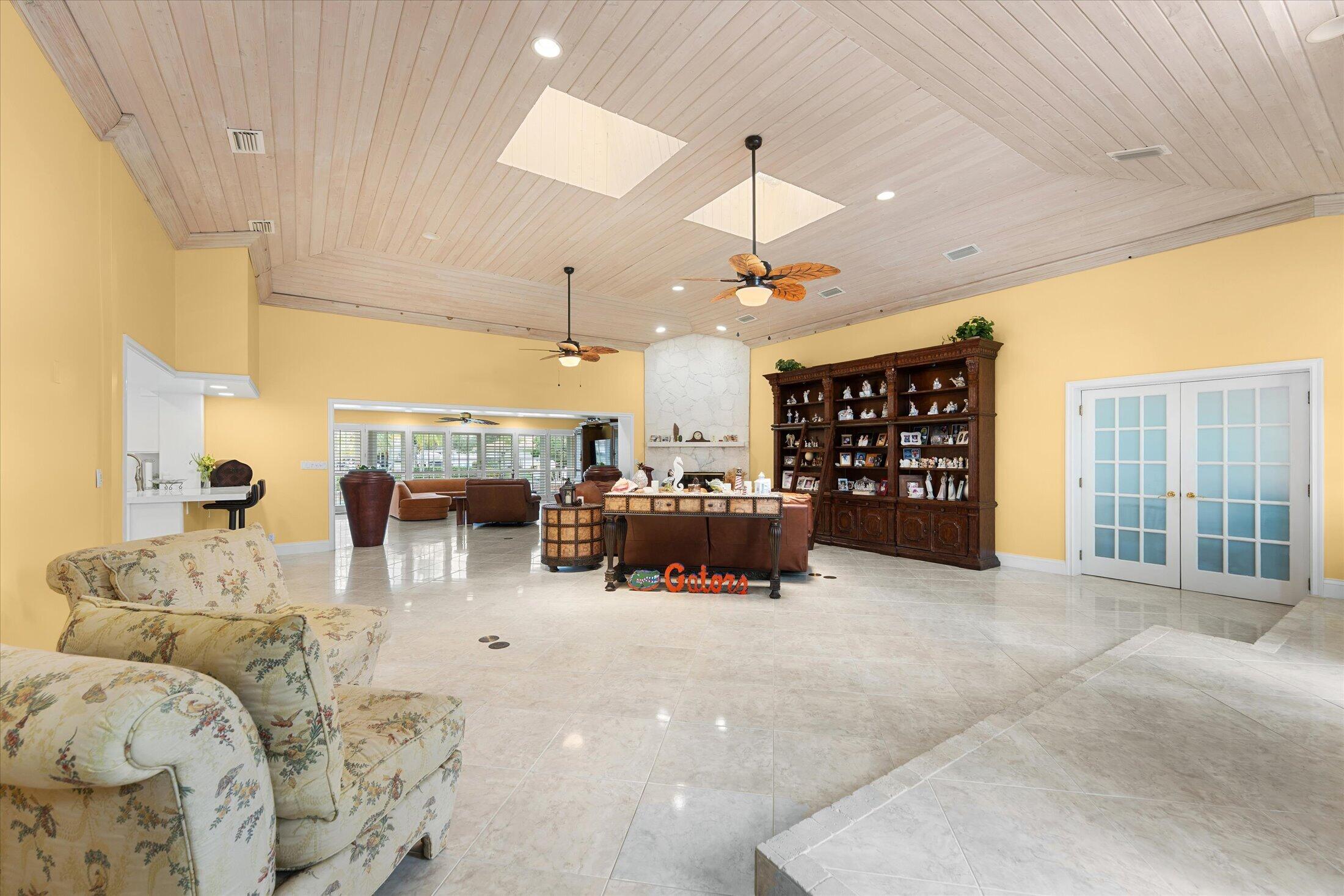 LIGHTHOUSE POINT ESTATES - Residential