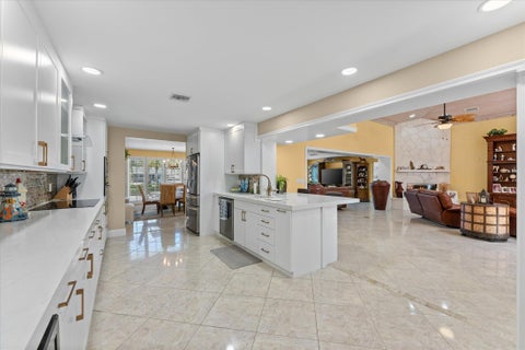 Tiny photo for 2141 NE 29th Street, Lighthouse Point, FL 33064 (MLS # B26029044)