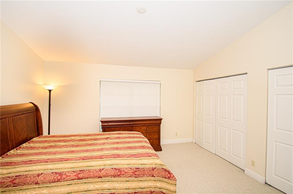 CRYSTAL LAKE - Residential