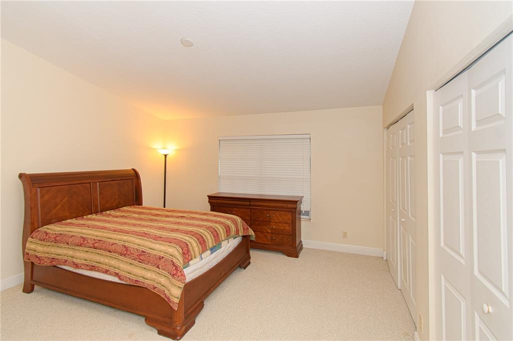 CRYSTAL LAKE - Residential
