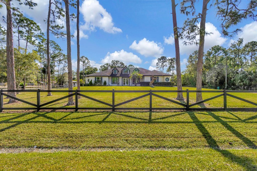 Photo of 17270 72nd Road N, Loxahatchee, FL 33470 (MLS # R10947906)