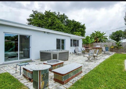 Tiny photo for 1905 N 45TH Avenue, Hollywood, FL 33021 (MLS # B26084225)