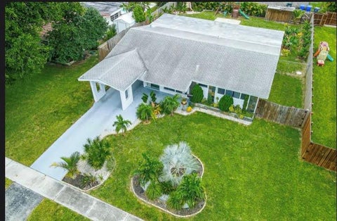 Tiny photo for 1905 N 45TH Avenue, Hollywood, FL 33021 (MLS # B26084225)