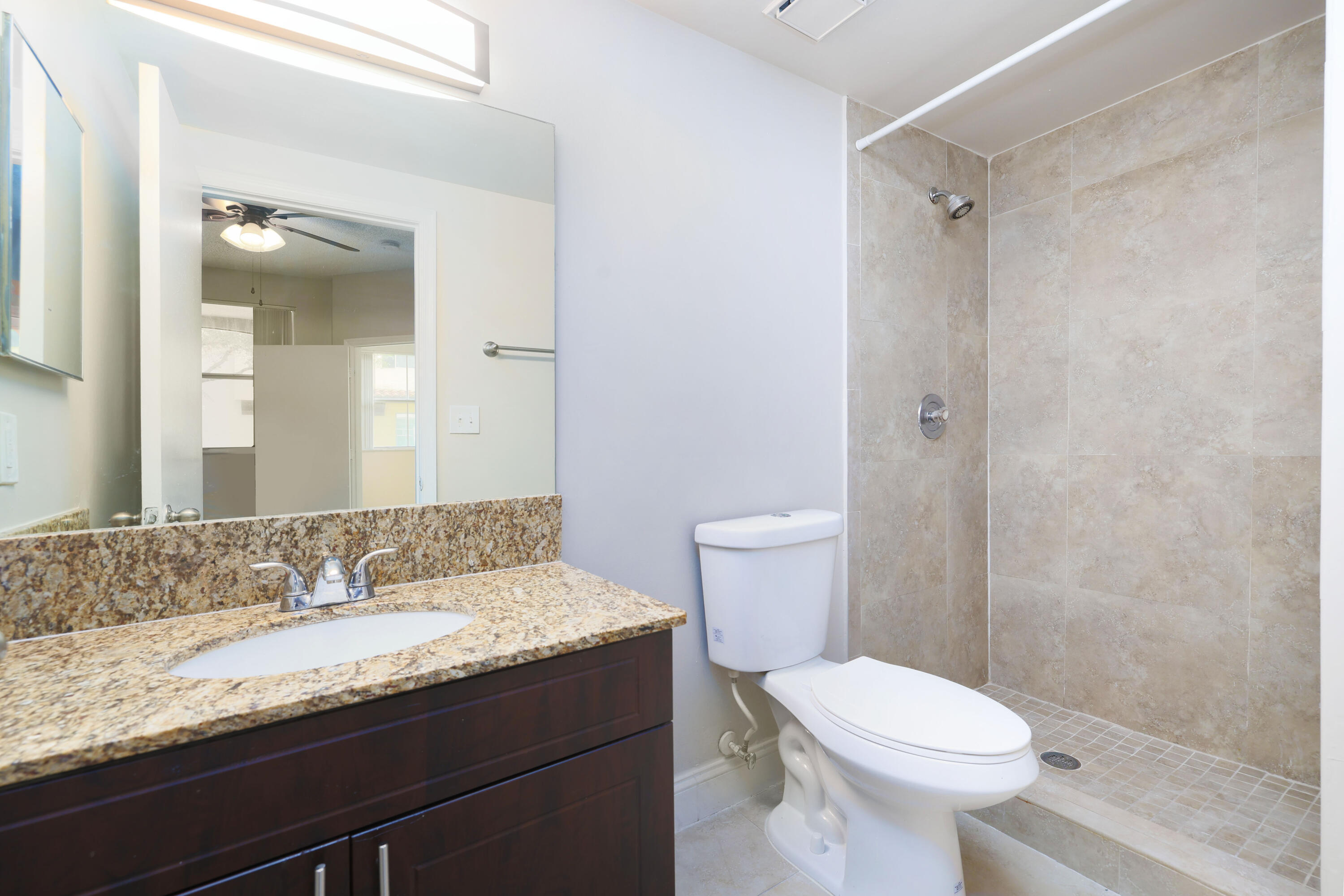 ESTADA OF LOS PASEOS - Residential Lease