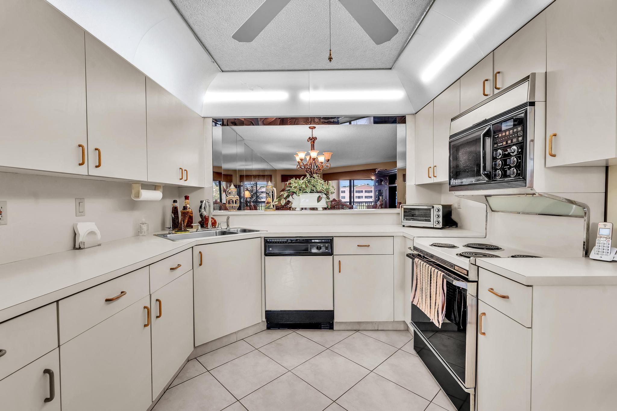 7449 Fairfax Dr 211