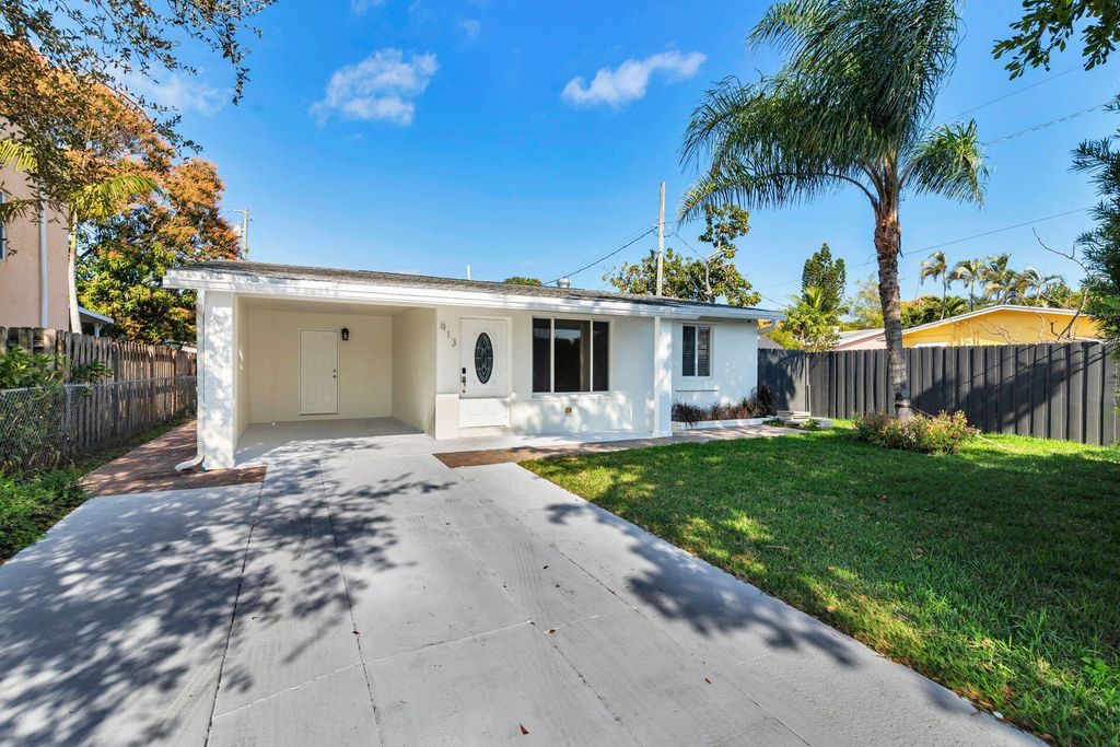 Photo of 913 Avon Road, West Palm Beach, FL 33401 (MLS # R11117562)