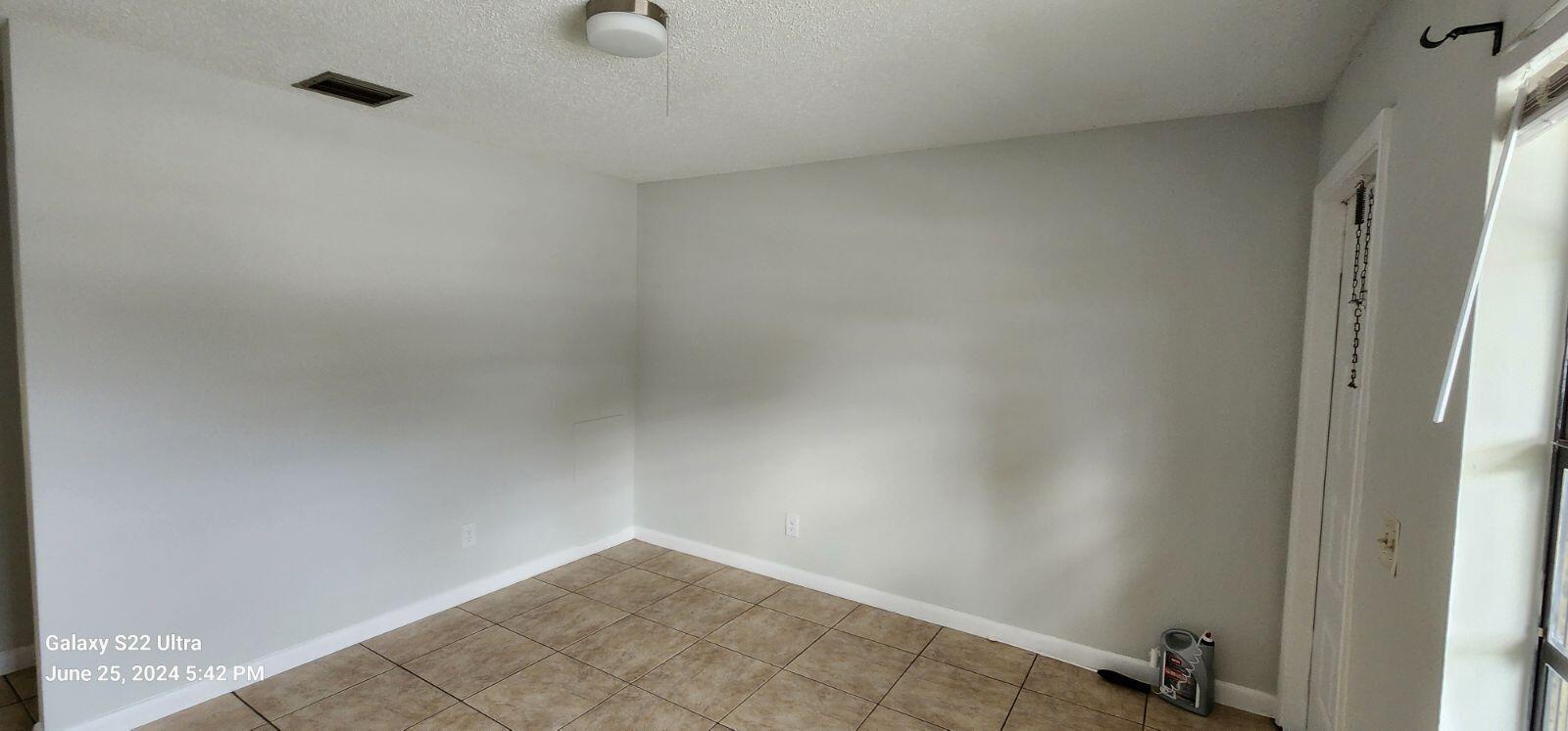 MARAVILLA GARDENS SUBDIVI - Residential Lease