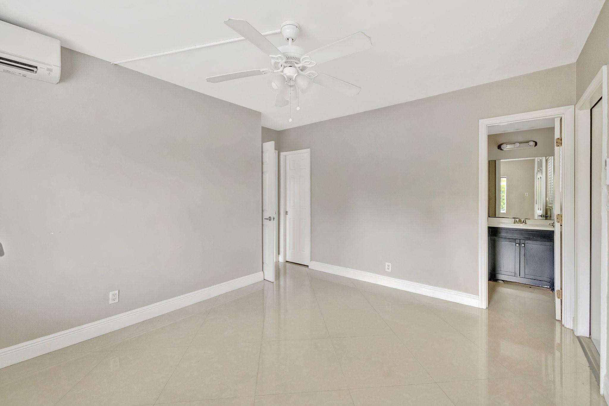 2901 Middle River Dr