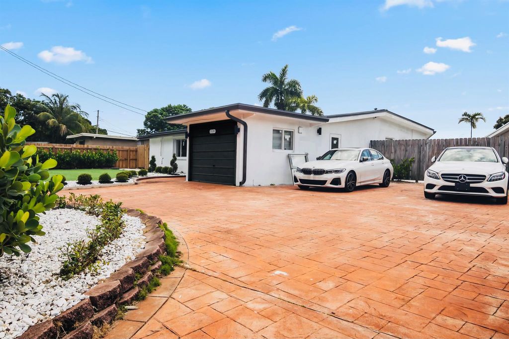 Photo of 3574 Riverland Road, Fort Lauderdale, FL 33312 (MLS # R11092135)