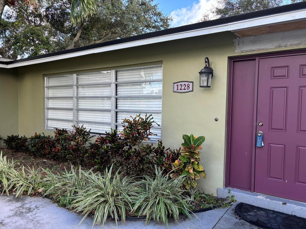 Photo of 1228 NW 4th Street, Boca Raton, FL 33486 (MLS # R11026544)