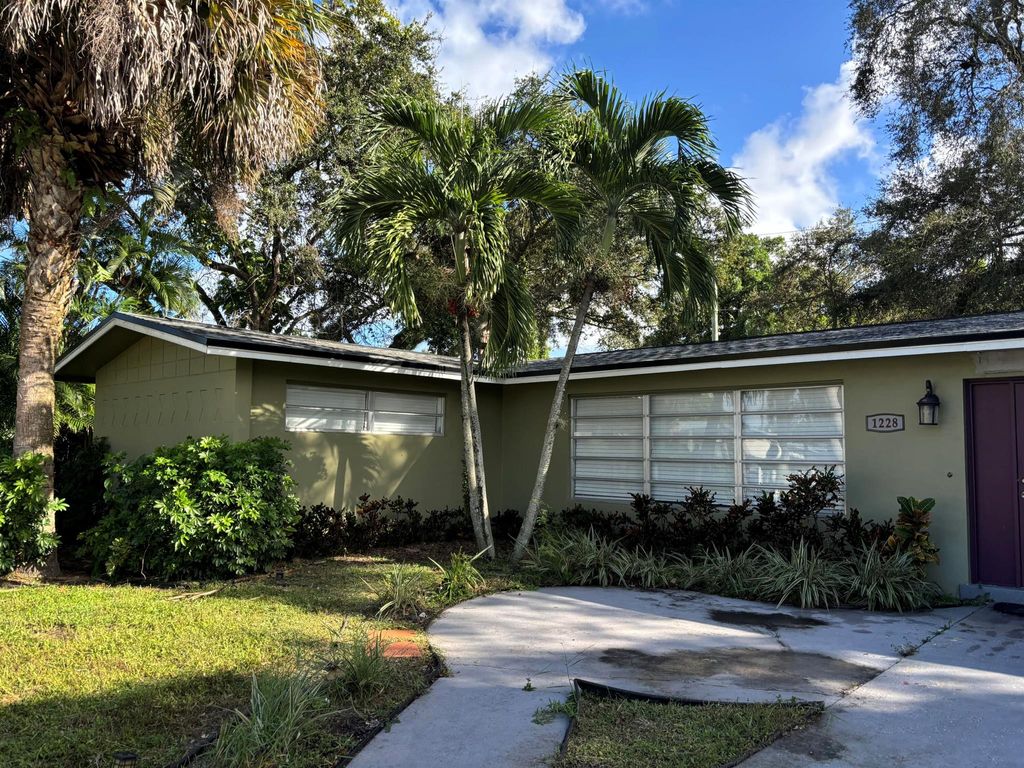 Photo of 1228 NW 4th Street, Boca Raton, FL 33486 (MLS # R11026544)
