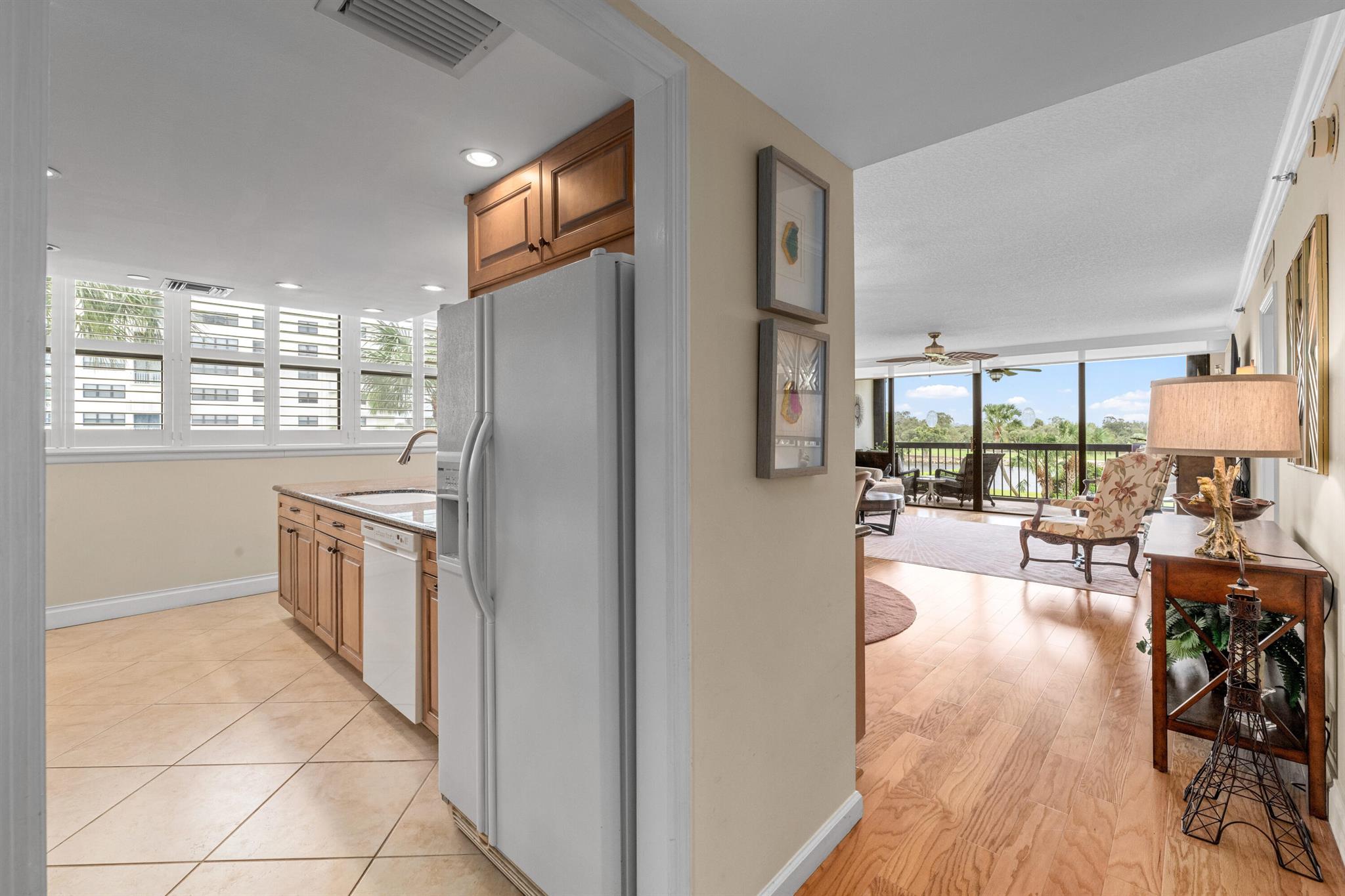 GOVERNORS POINTE CONDO - Residential