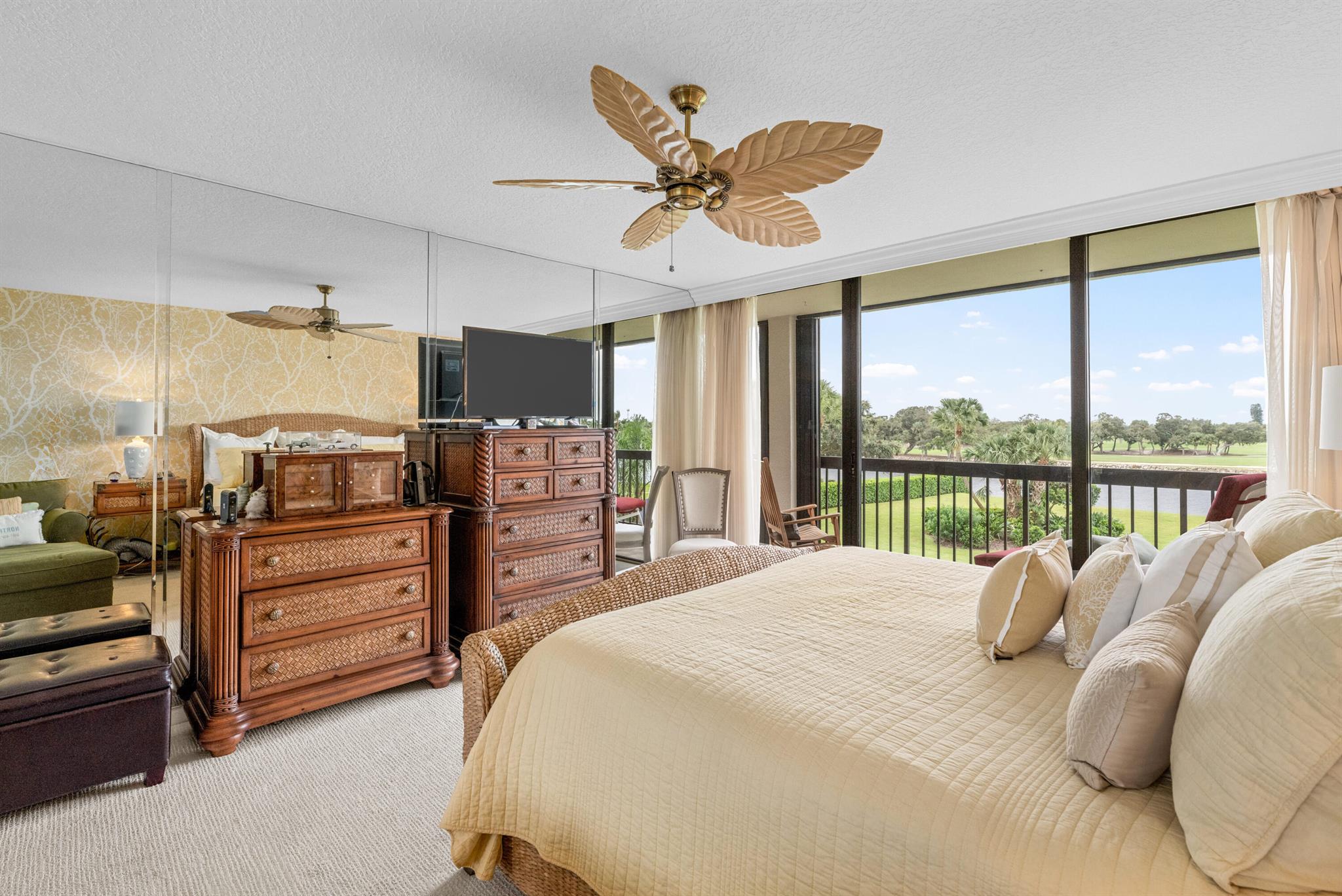 GOVERNORS POINTE CONDO - Residential
