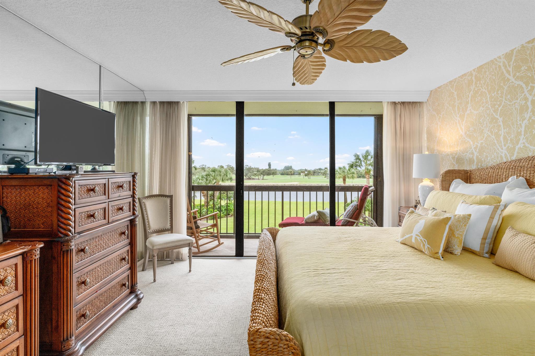 GOVERNORS POINTE CONDO - Residential
