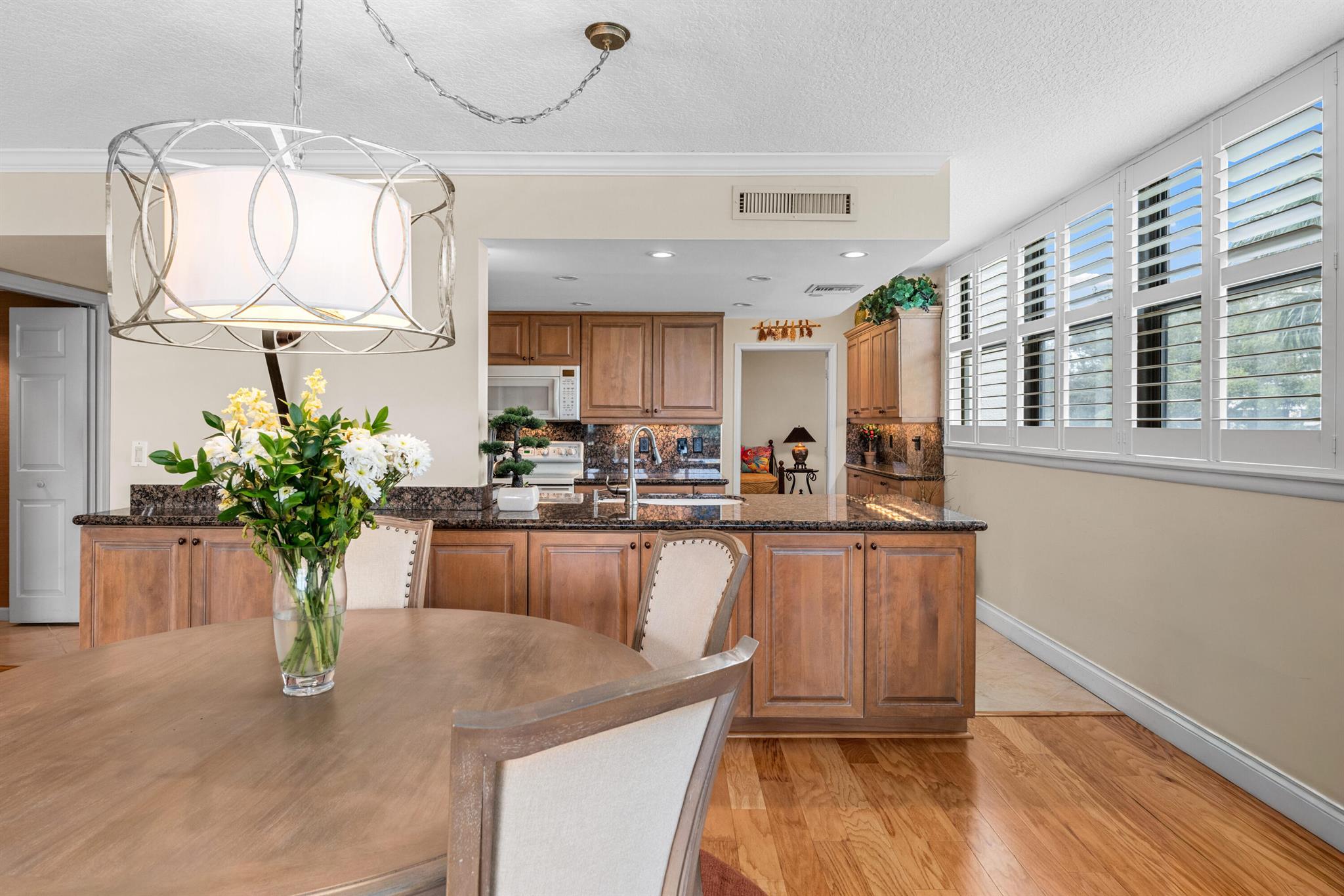 GOVERNORS POINTE CONDO - Residential