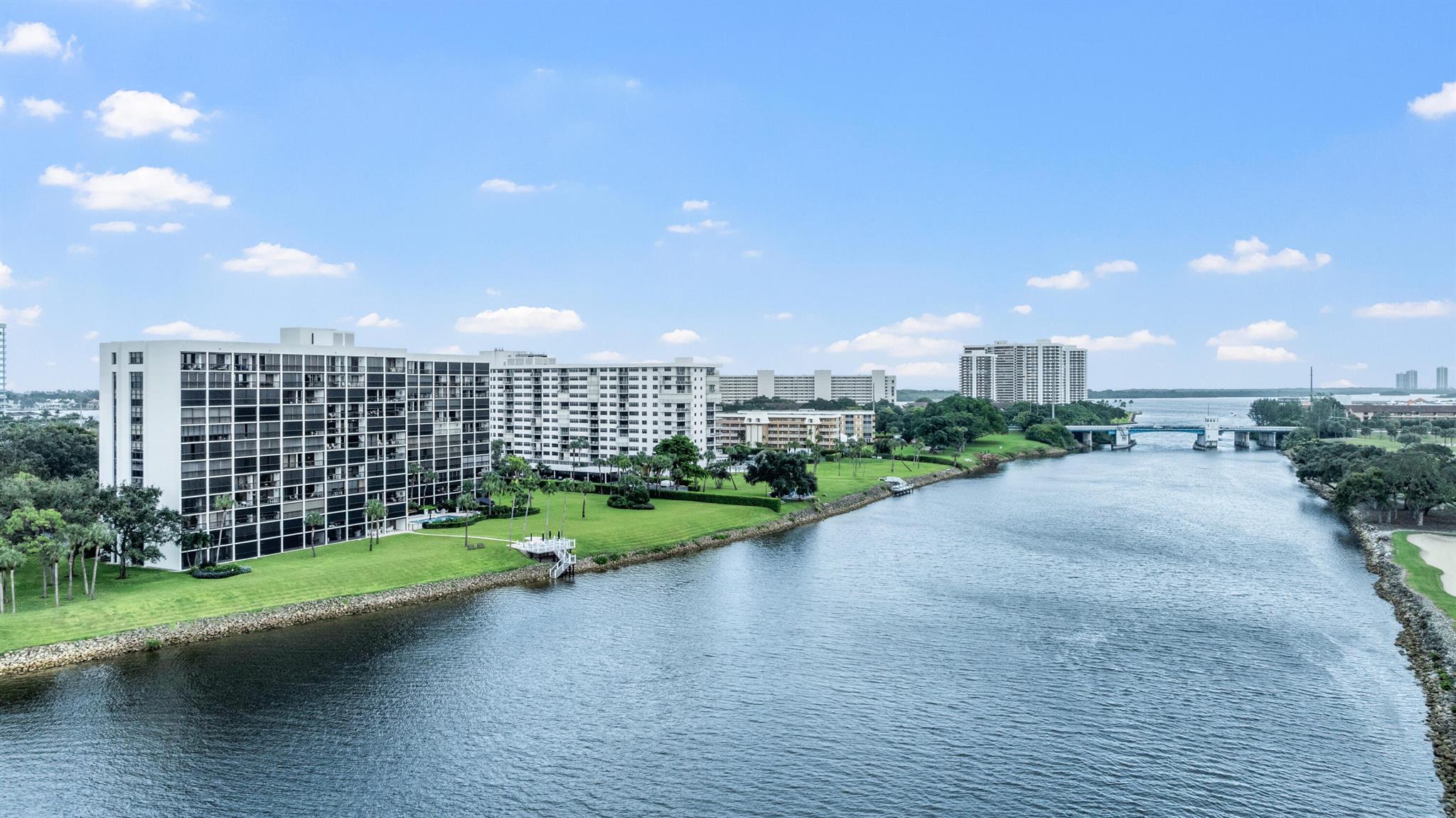 GOVERNORS POINTE CONDO - Residential