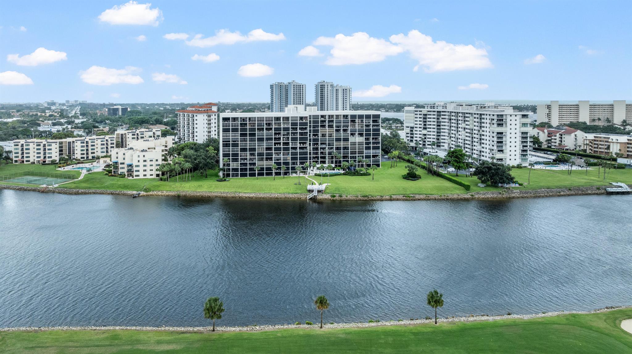 GOVERNORS POINTE CONDO - Residential