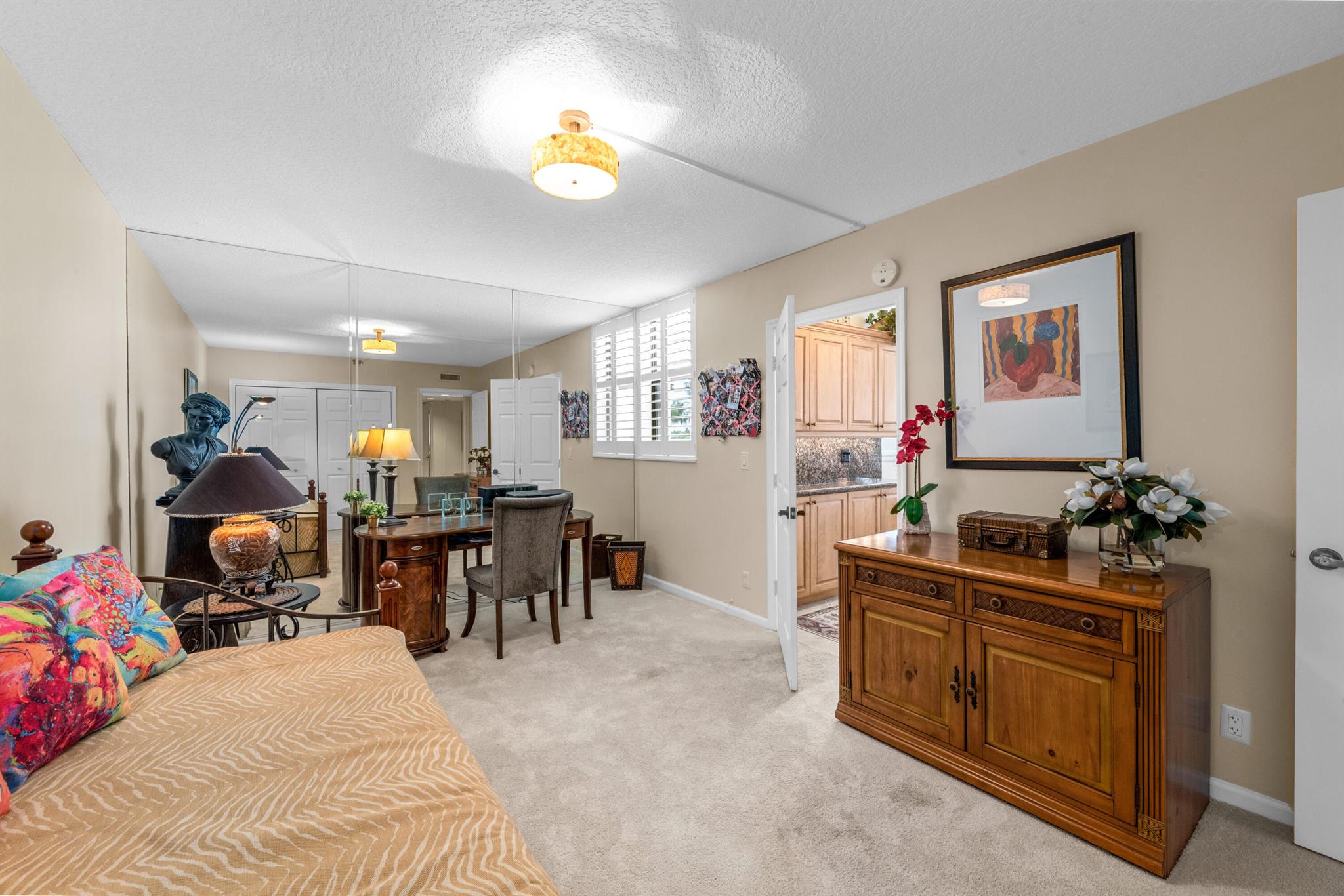 GOVERNORS POINTE CONDO - Residential