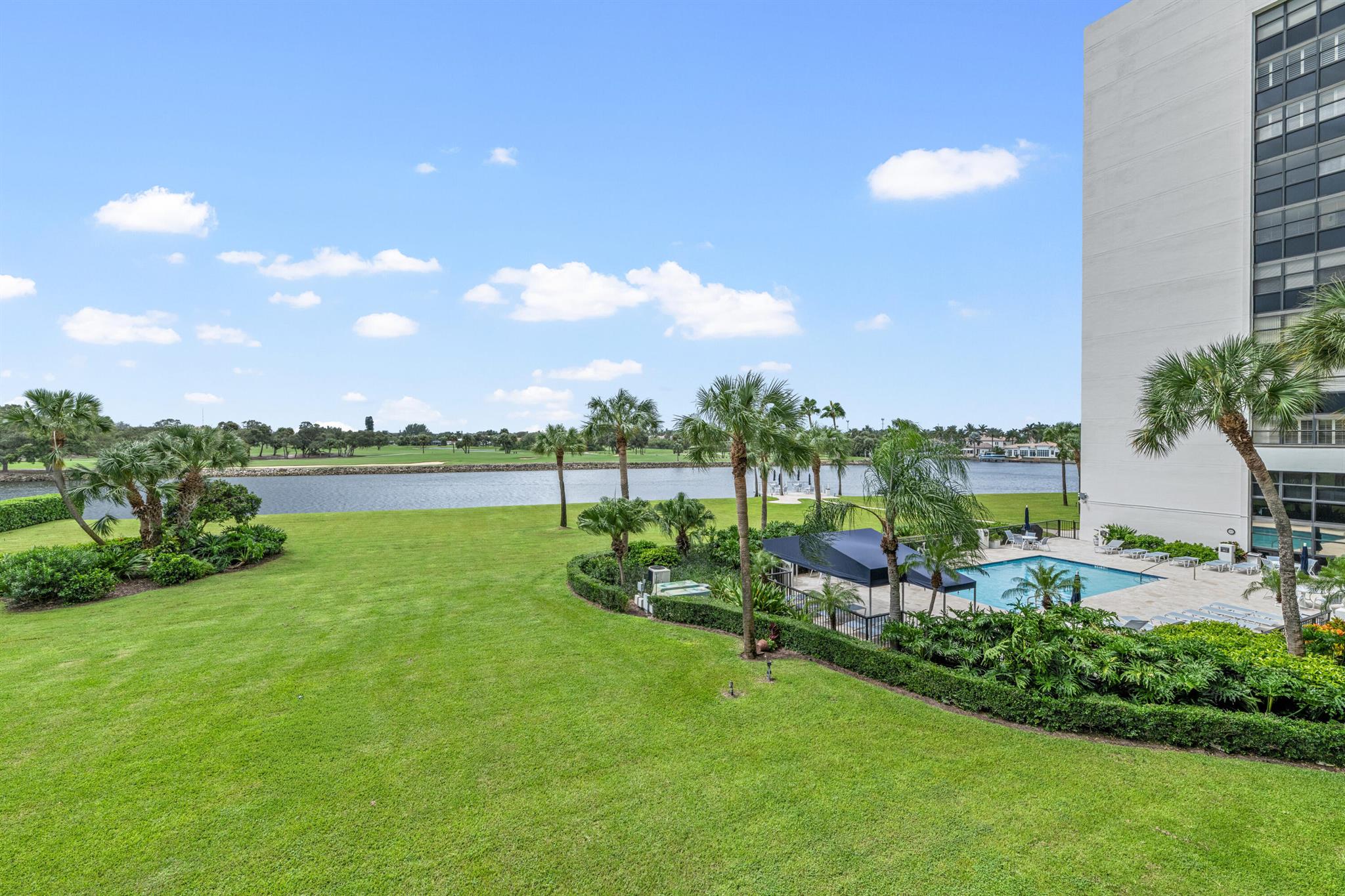 GOVERNORS POINTE CONDO - Residential
